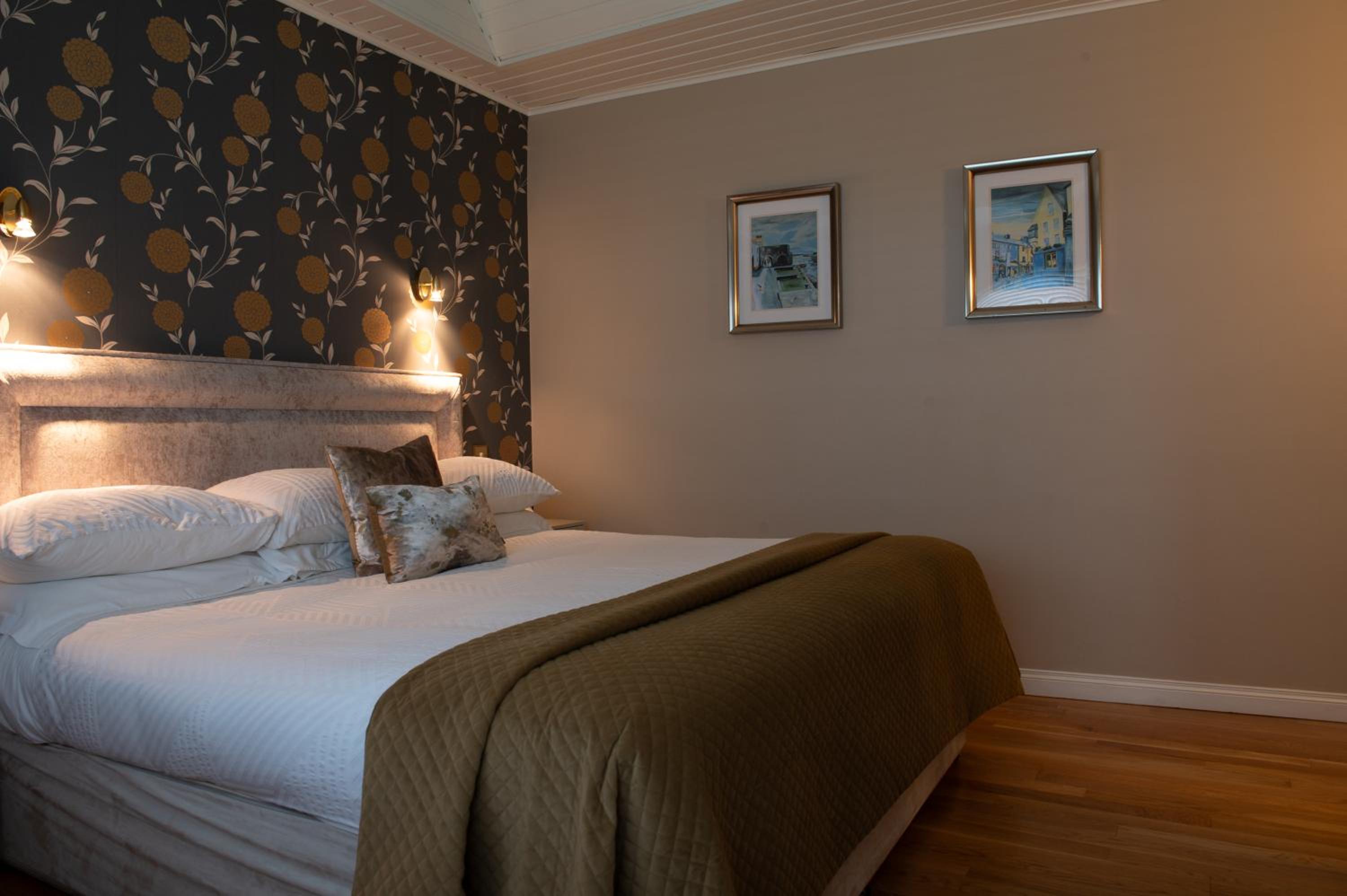 Deluxe Double Room with Bath