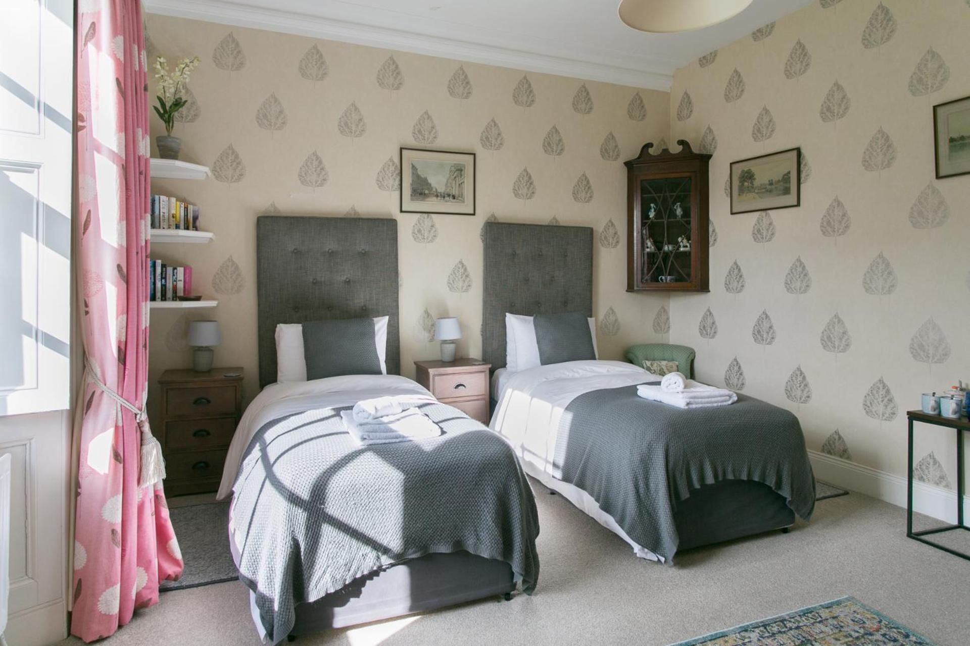 Twin Room with Garden View - Photo 2