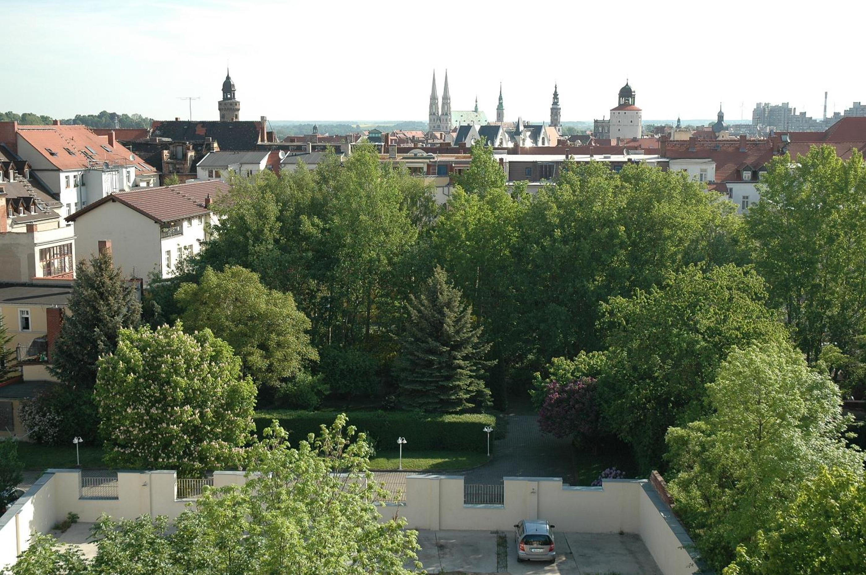 Apartment with Balcony photo 2