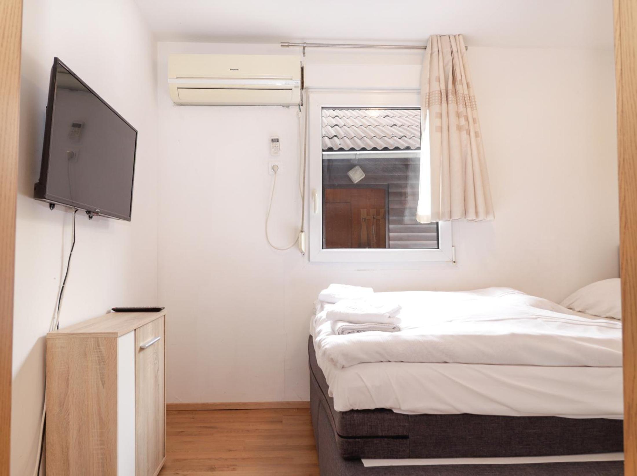 Two-Bedroom House photo 3