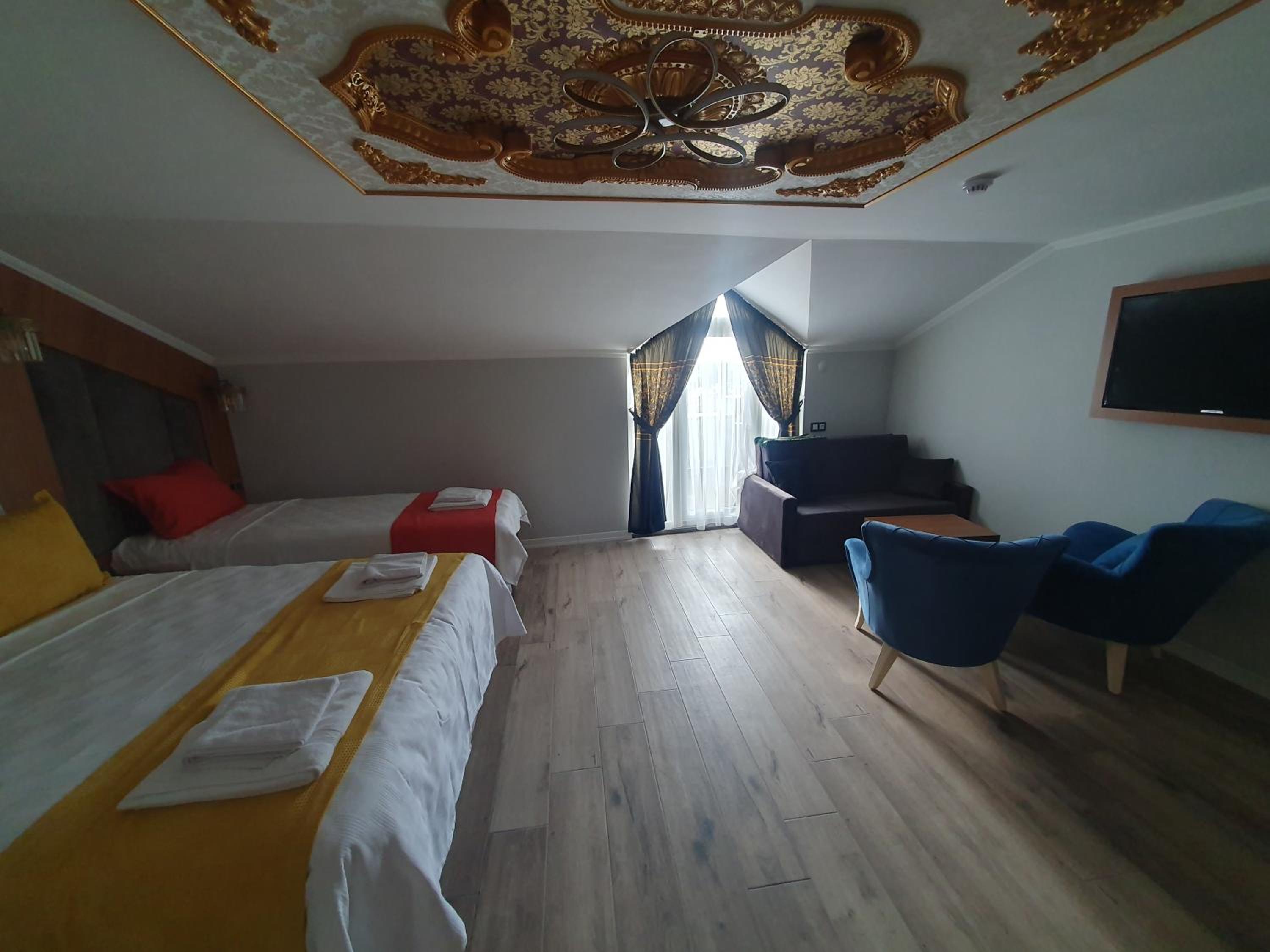 Superior Triple Room with Sea View - Photo 12