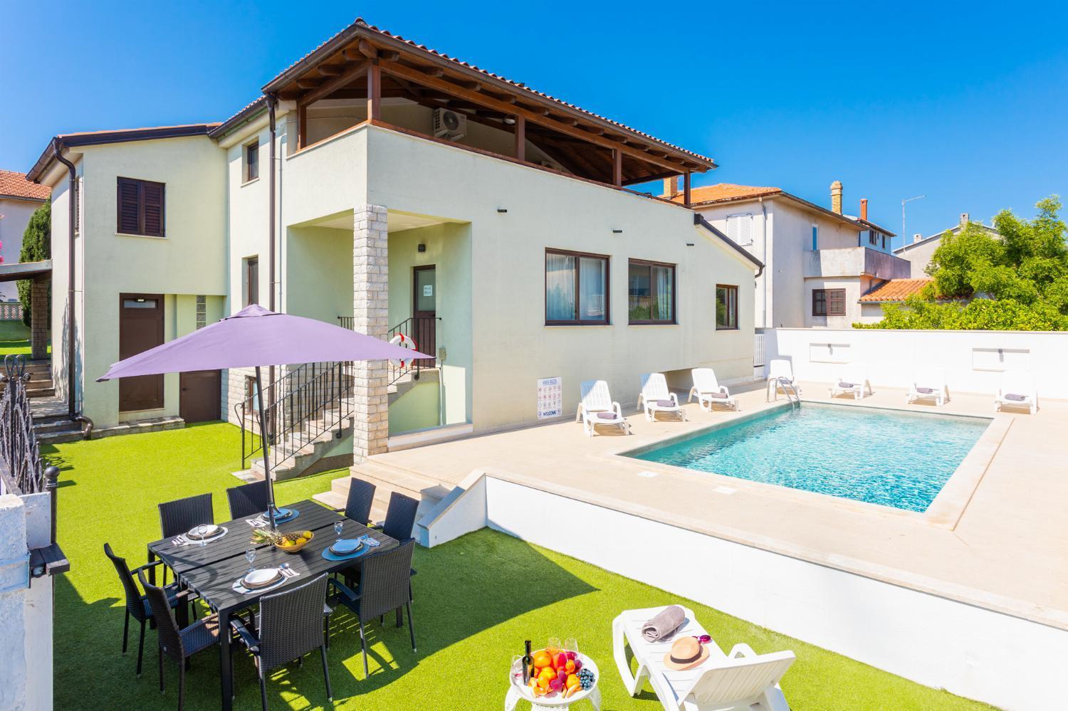 Villa photo 1