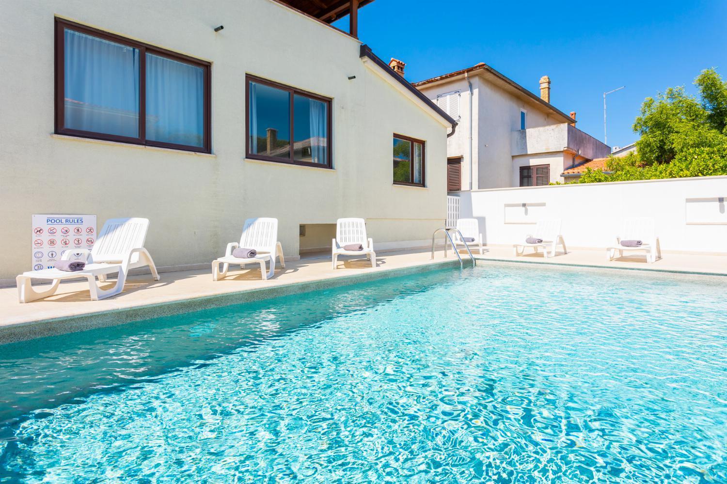 Villa photo 3