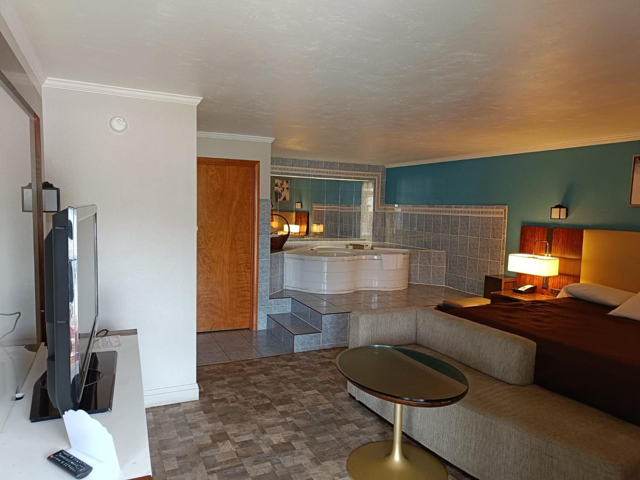 King Room with Jacuzzi