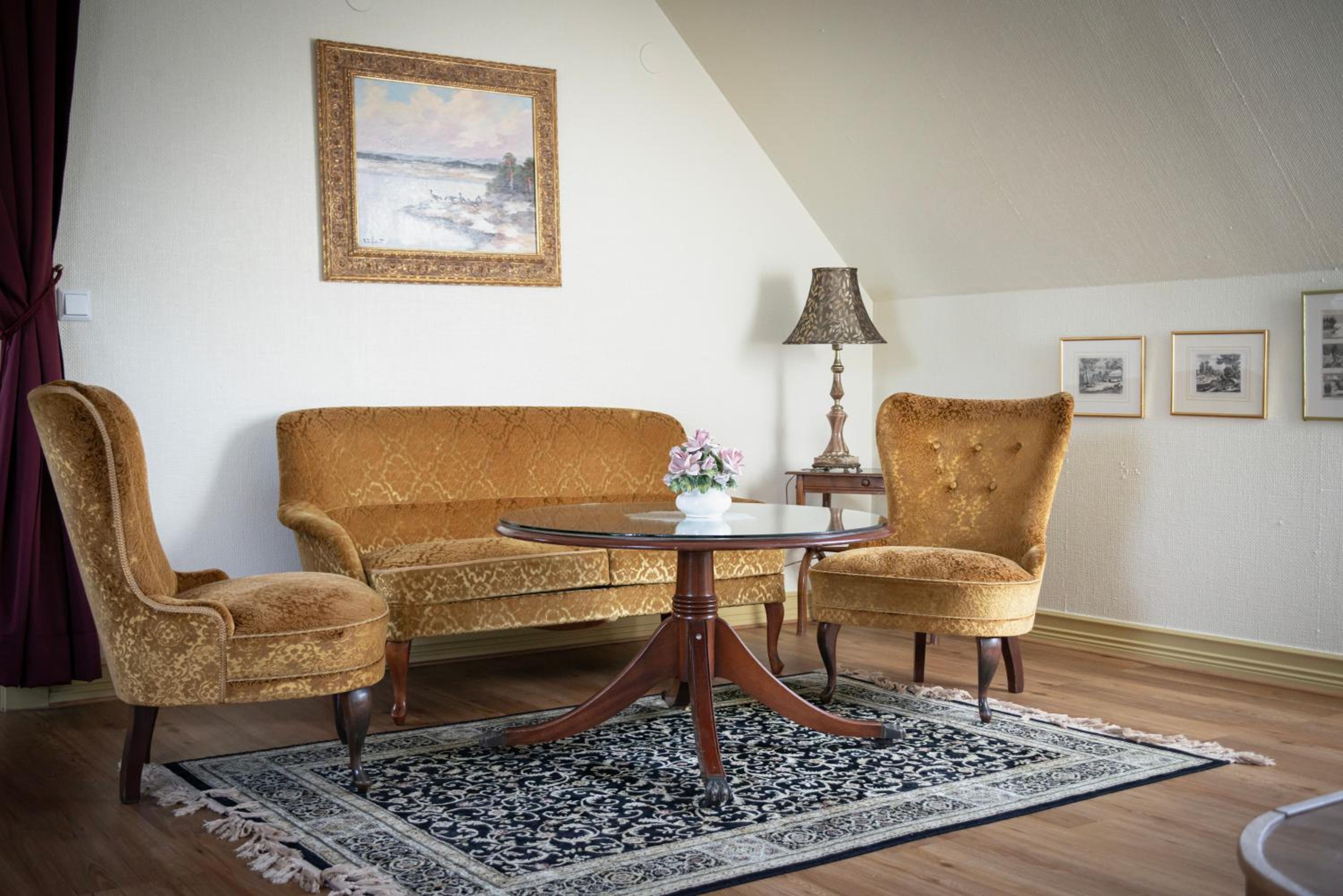 Junior Suite with Garden View photo 3