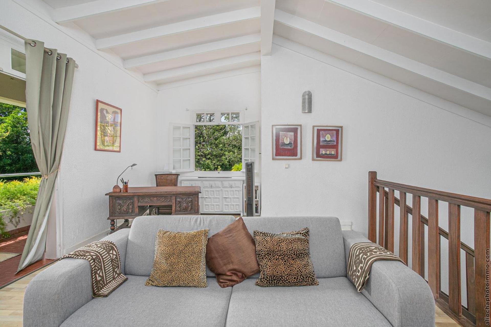 Villa photo 2