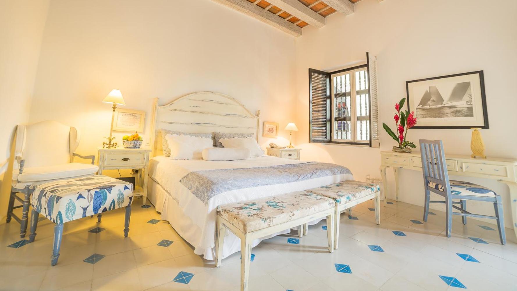 Deluxe King Room photo 1