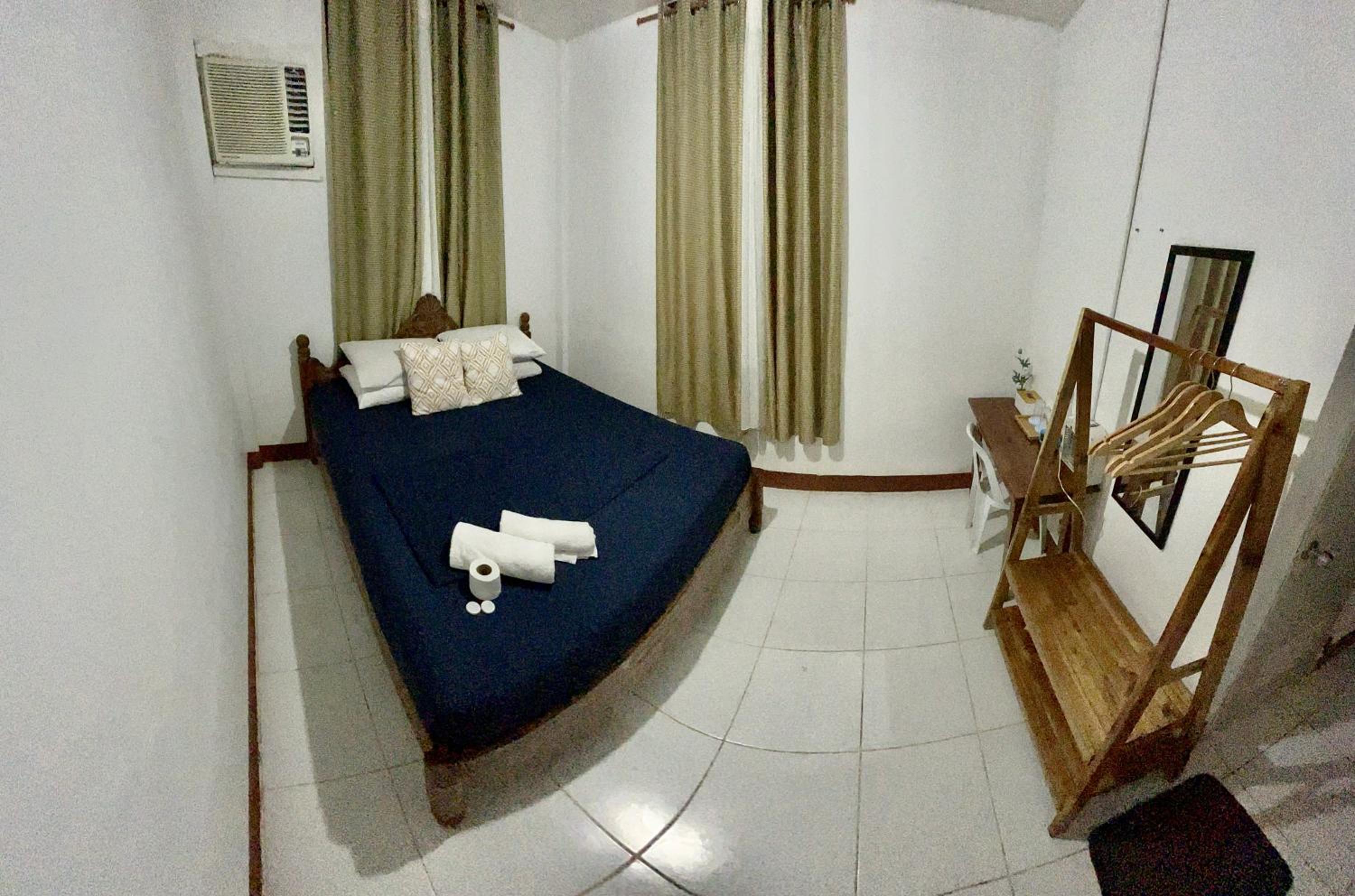 Queen Room - Photo 4