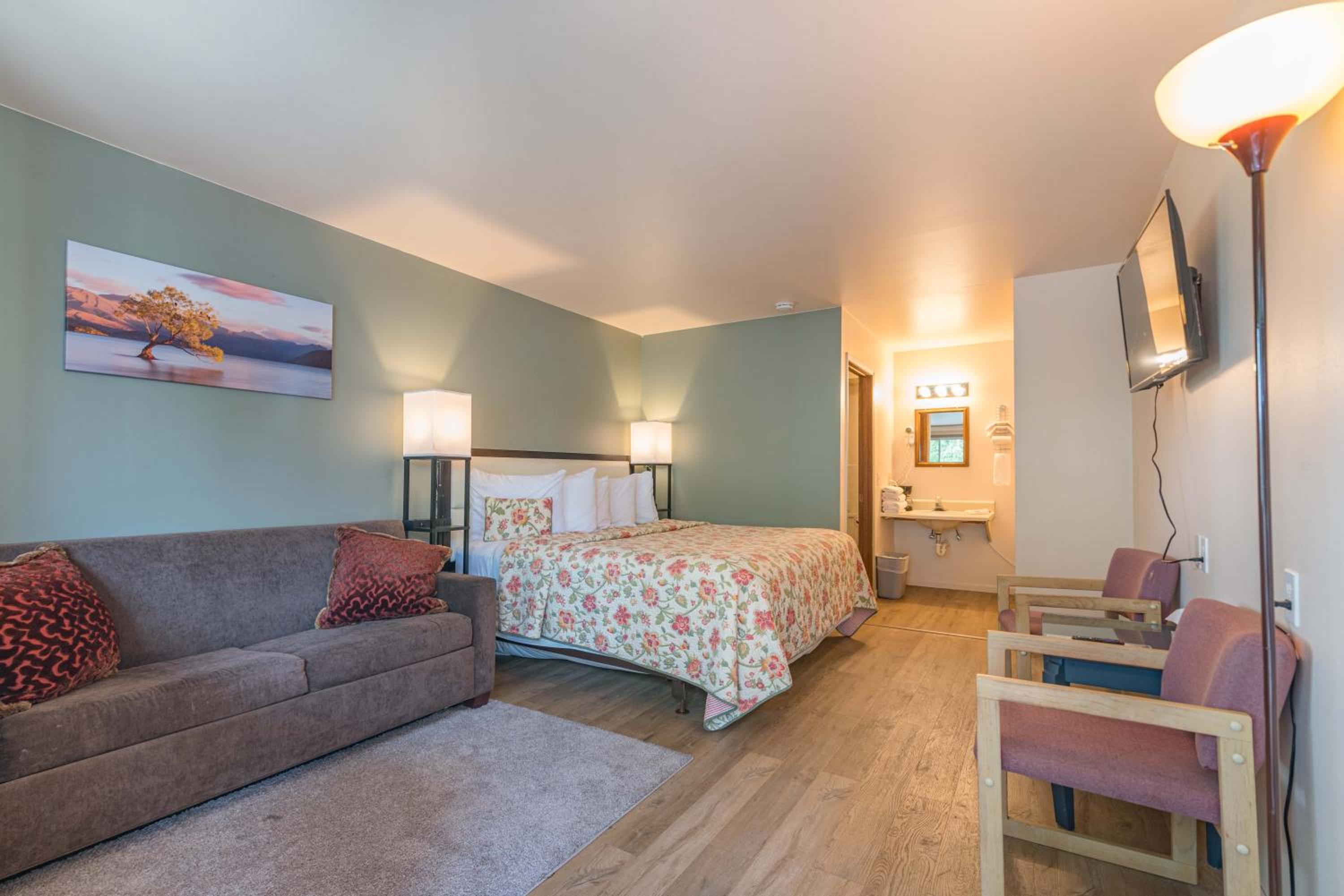 Deluxe King Room photo 1