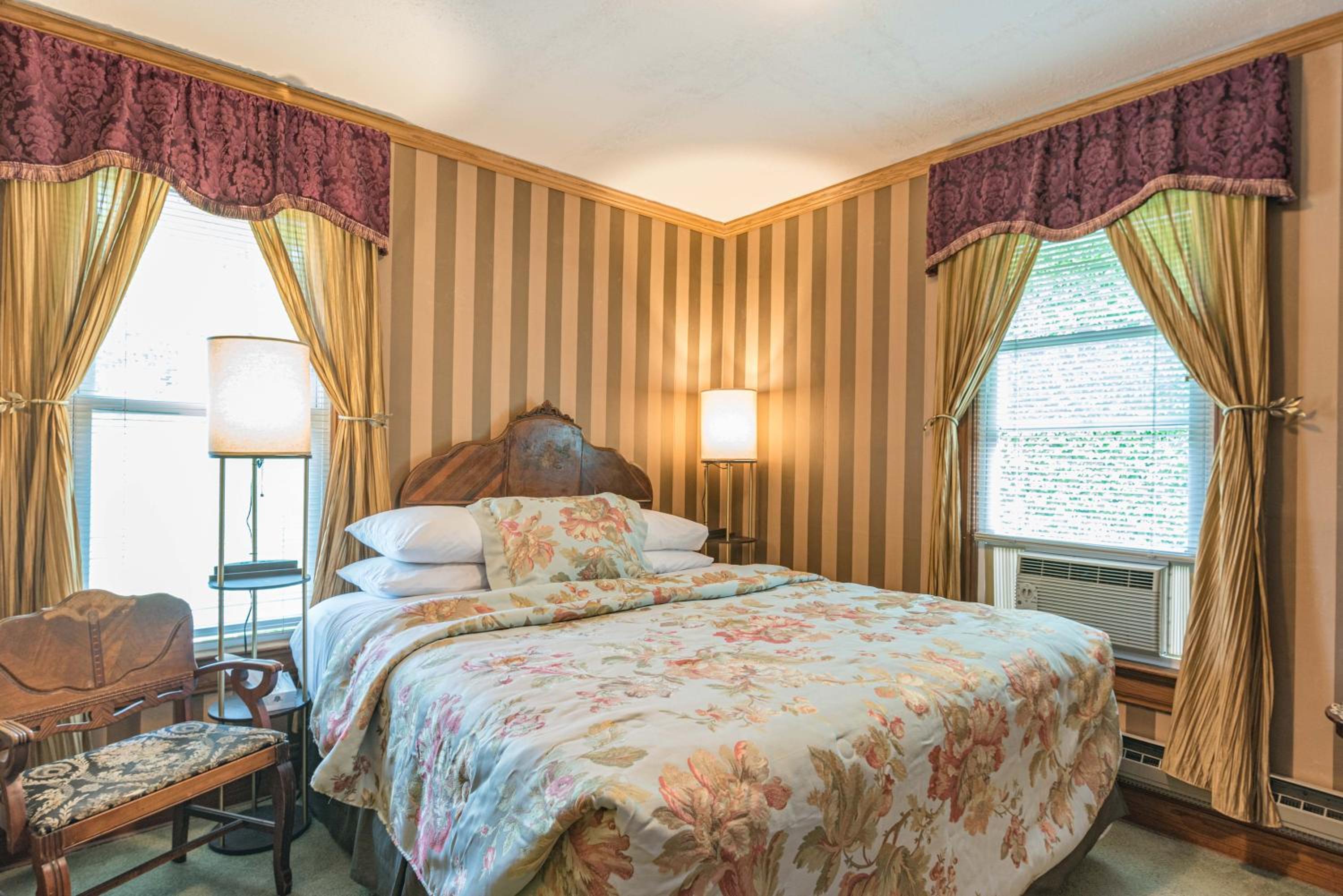 Venetian Room - Small double room photo 1