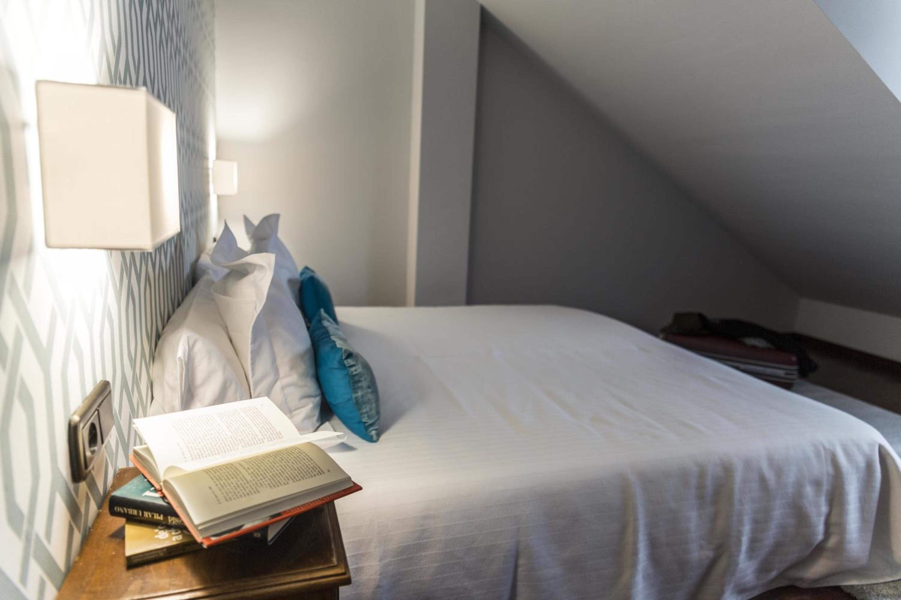 Double or Twin Room - Photo 12