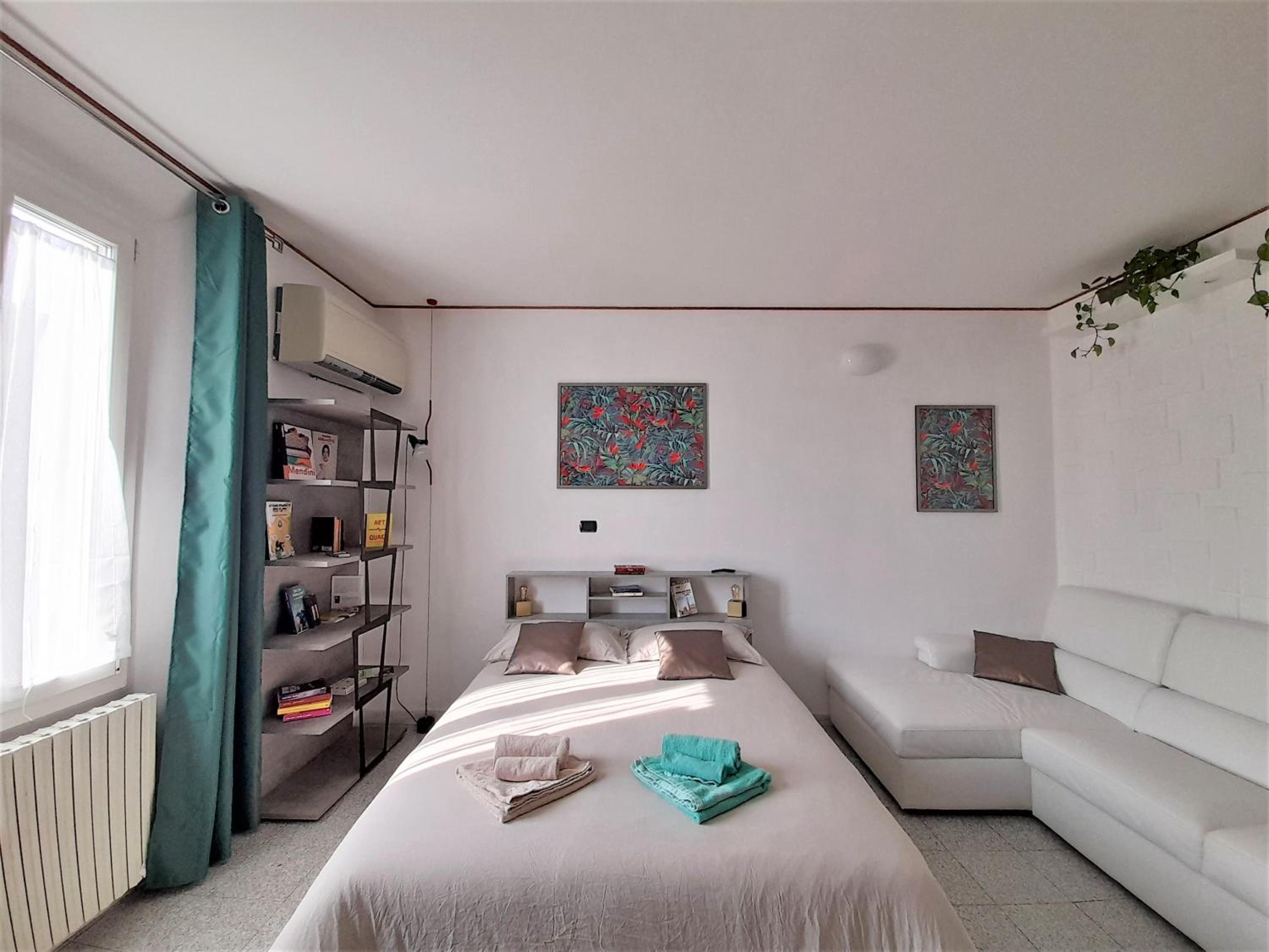 Double Room - Photo 6