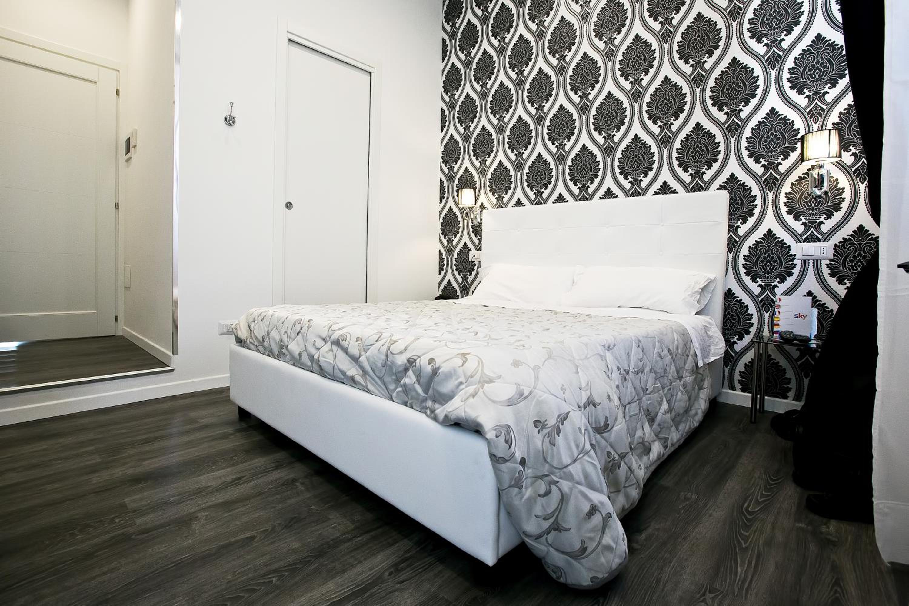 Small Double Room photo 1