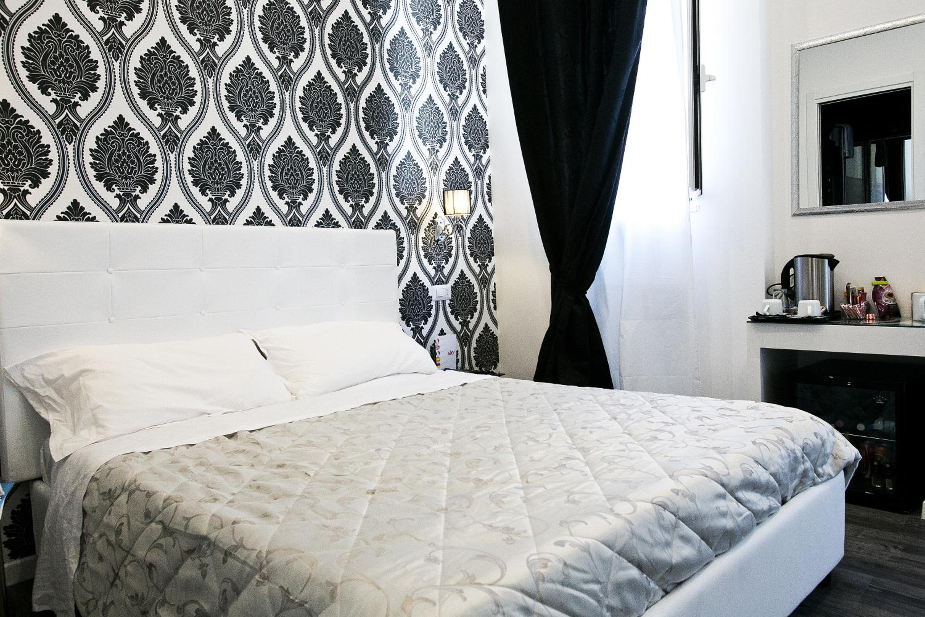 Small Double Room photo 2