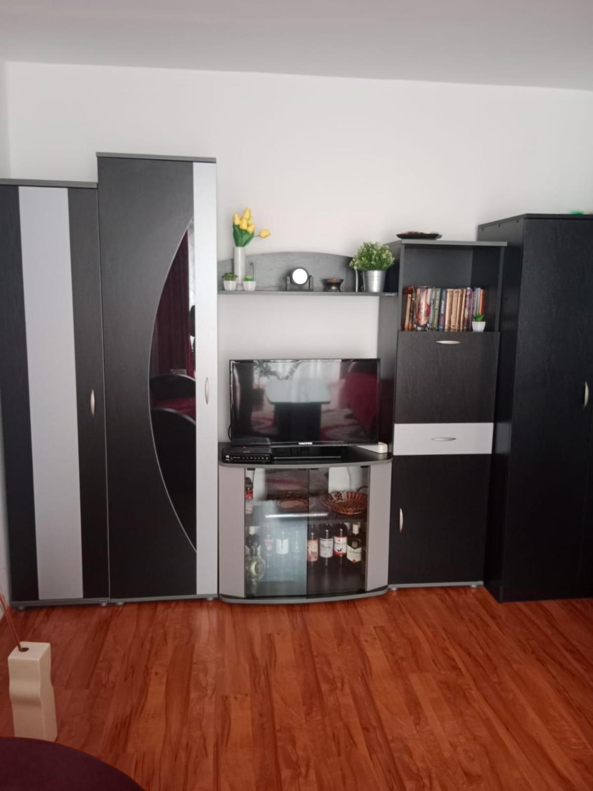 Apartment photo 2