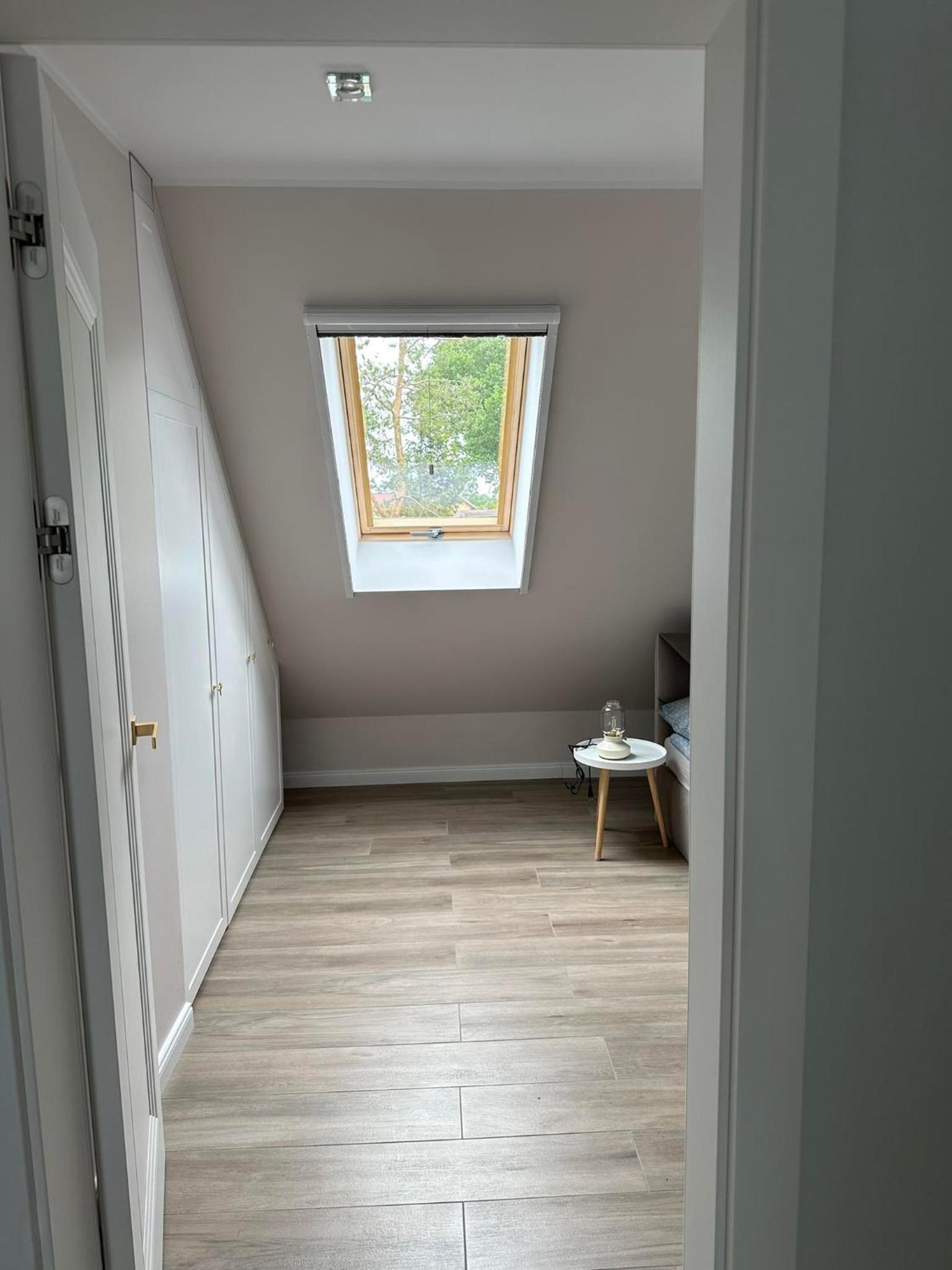 Five-Bedroom House photo 2