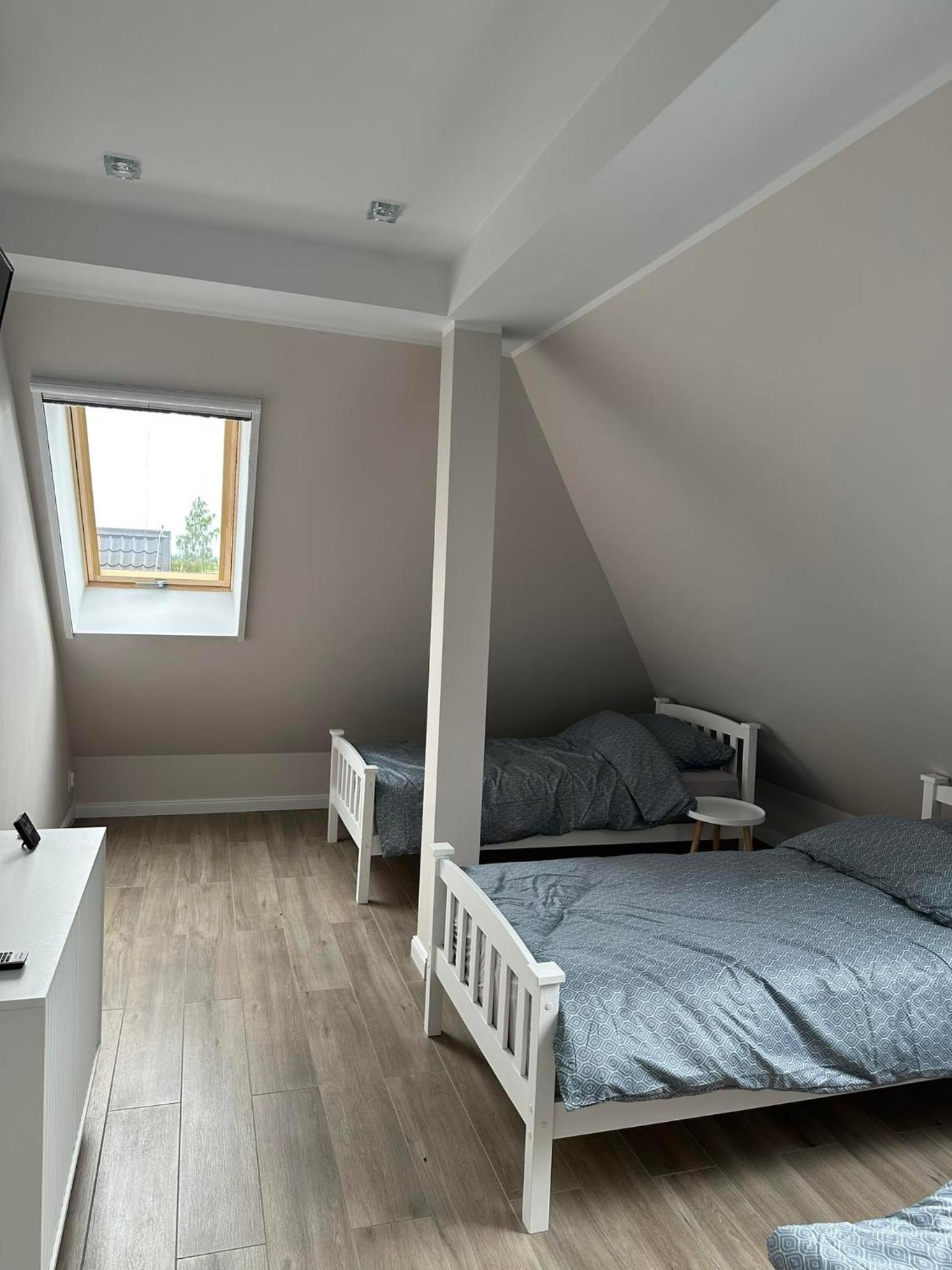 Five-Bedroom House photo 1