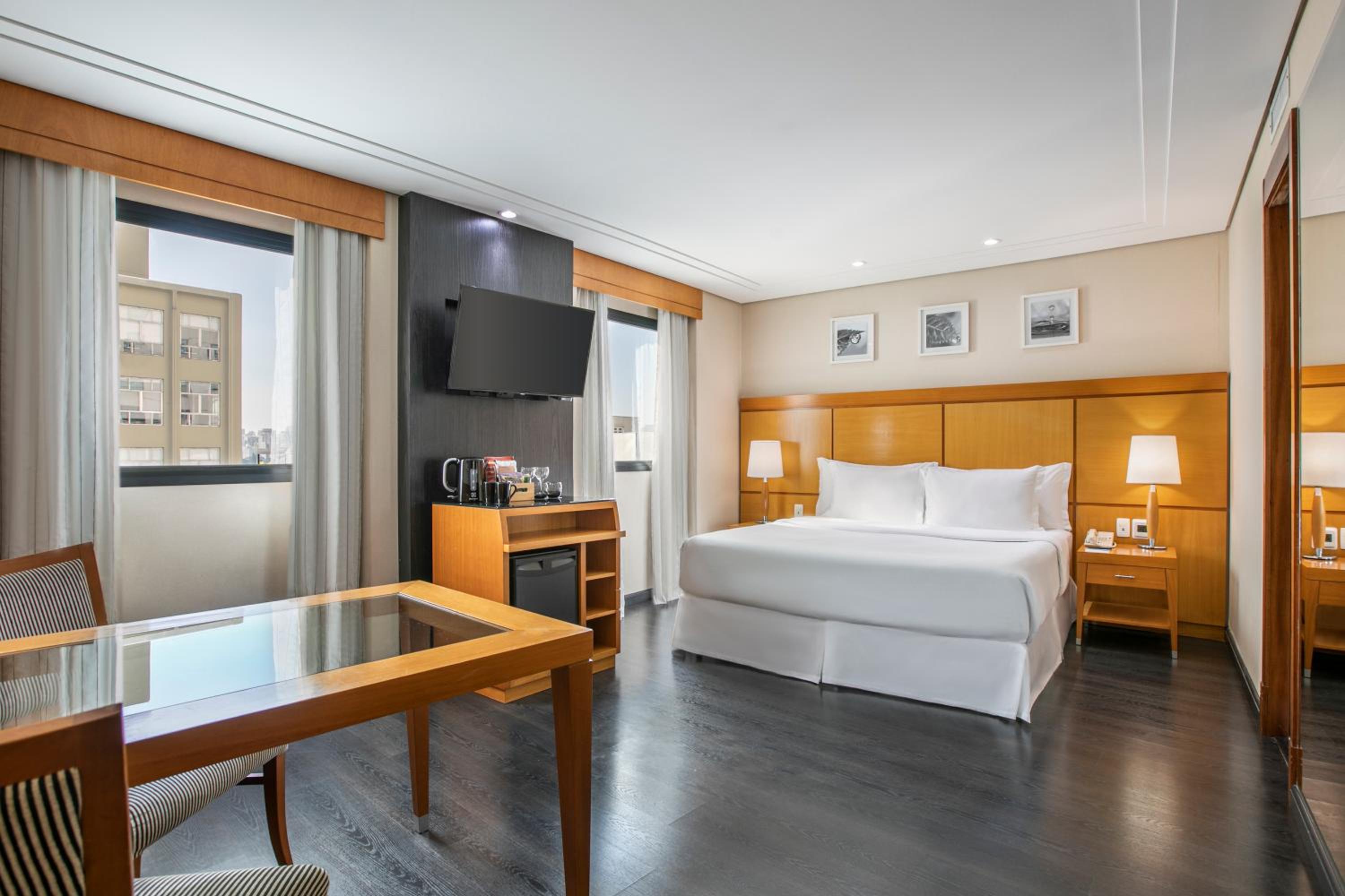 Deluxe King Room