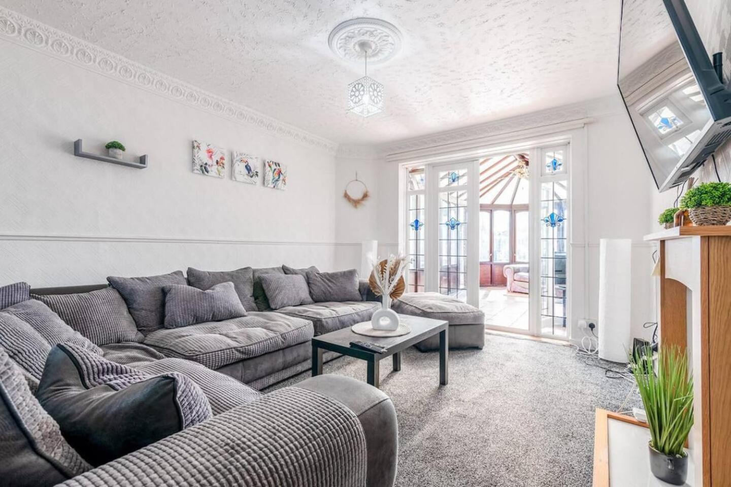 Three-Bedroom House photo 1