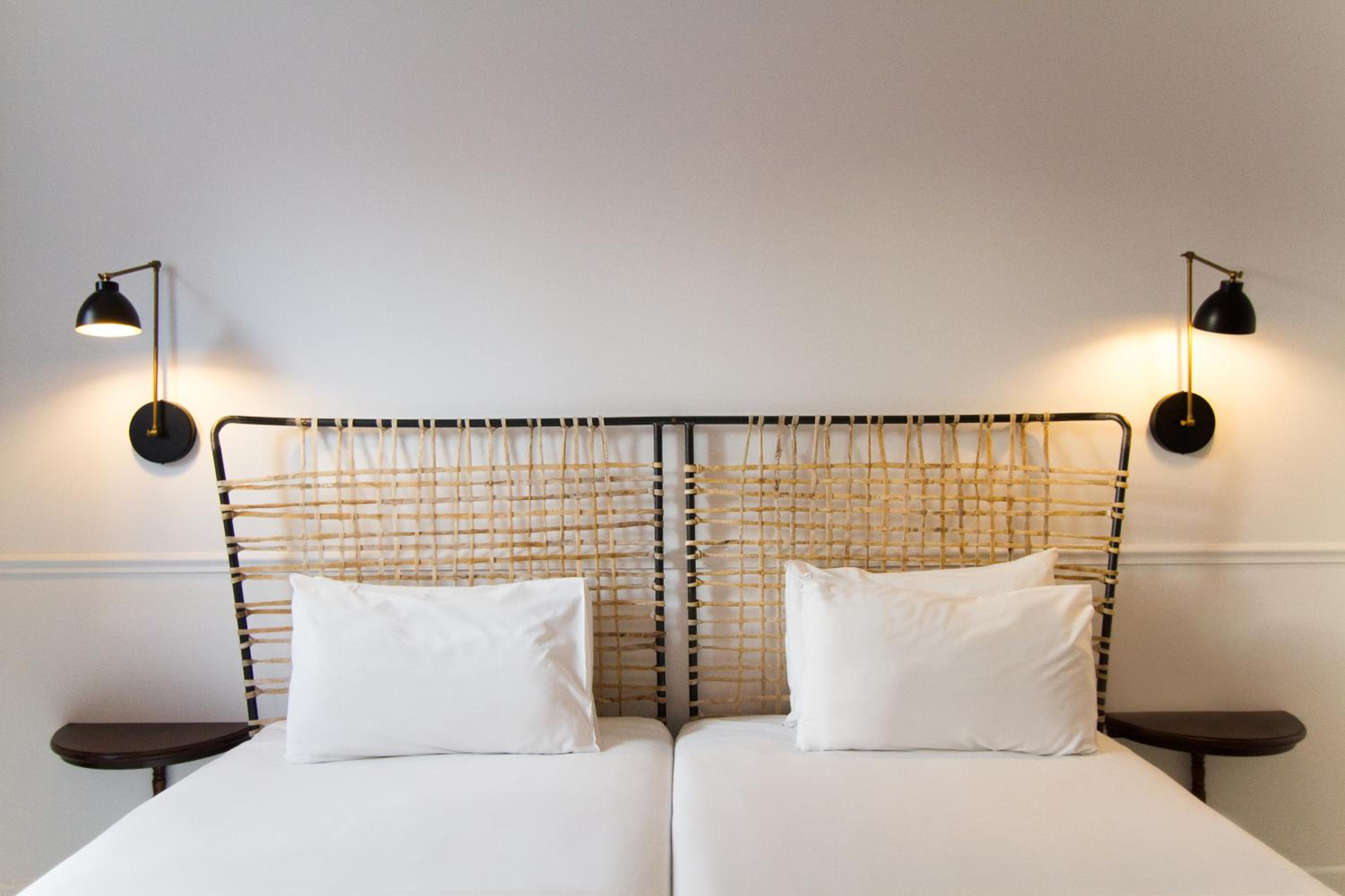 Deluxe Double Room with Extra Bed photo 3