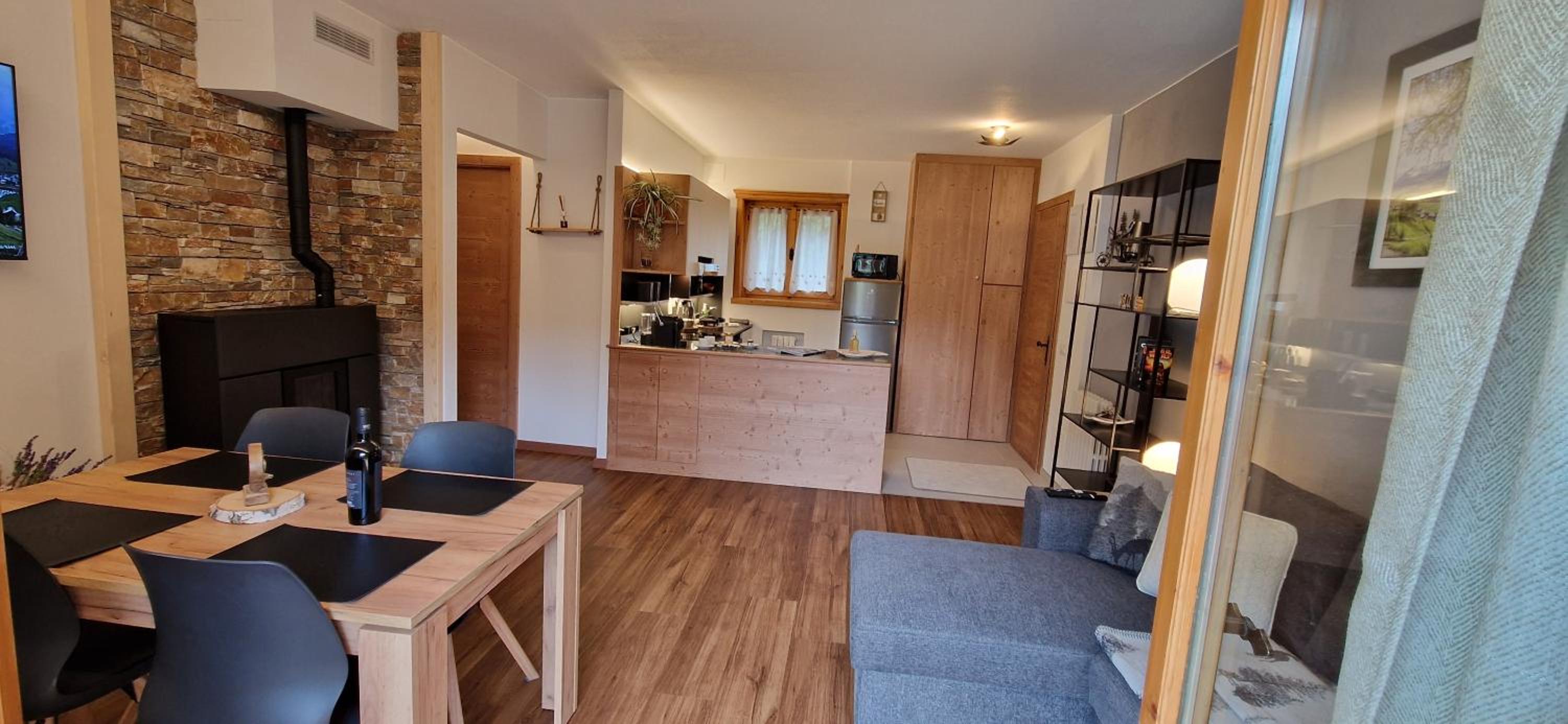 Deluxe Two-Bedroom Apartment with Garden View photo 1