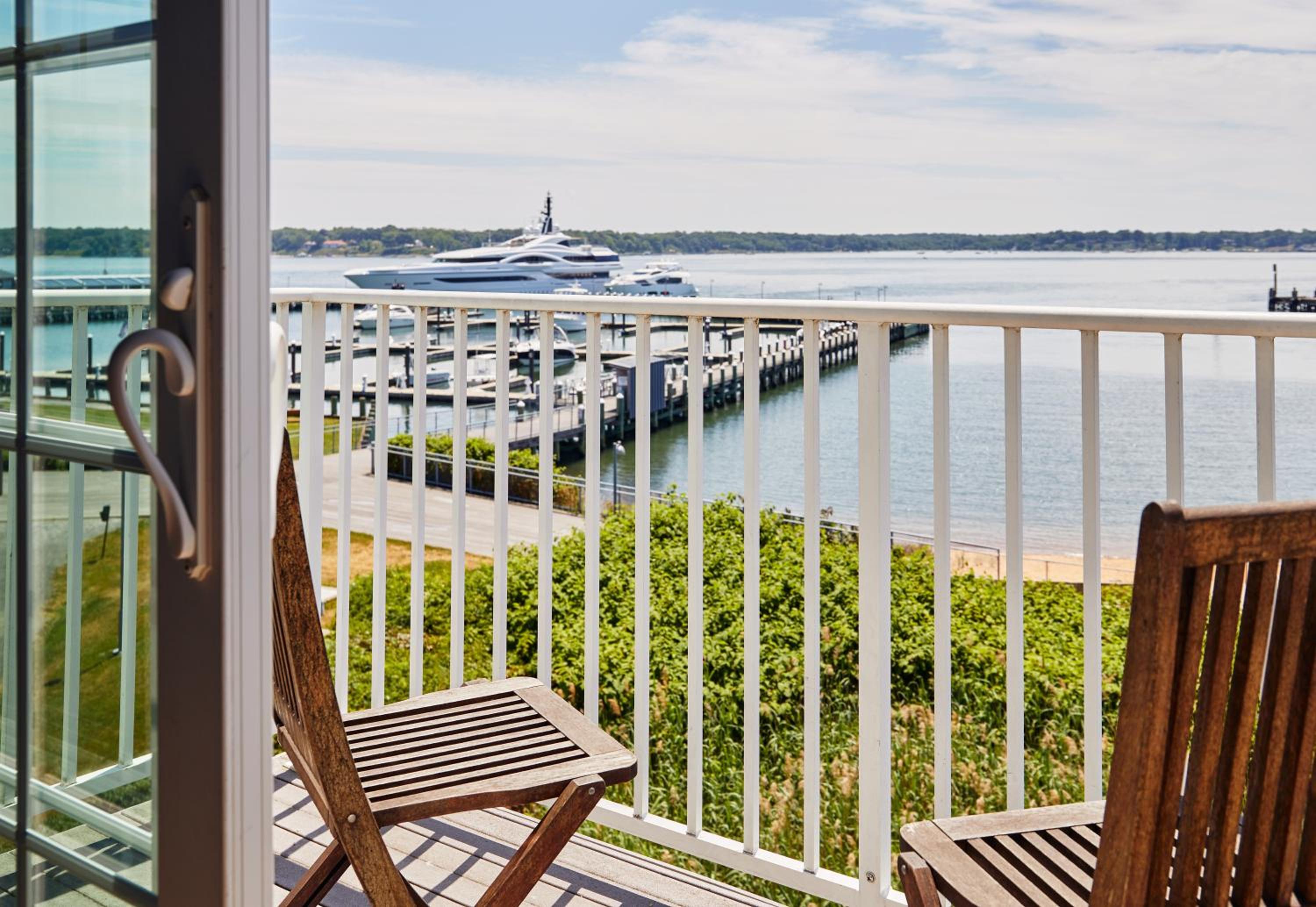 Harbor View Balcony Junior Suite - Photo 3