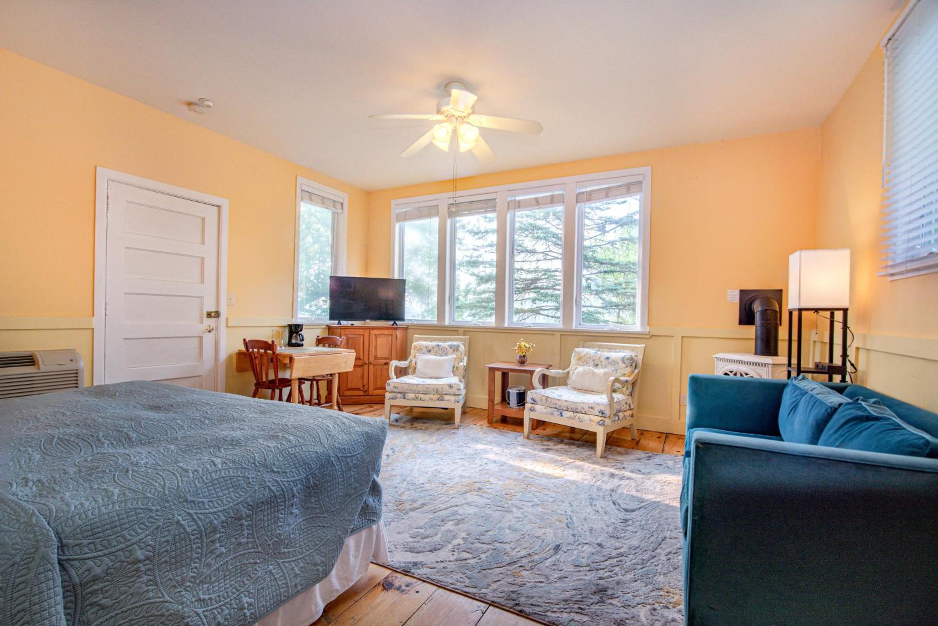King Room with Lake View photo 1