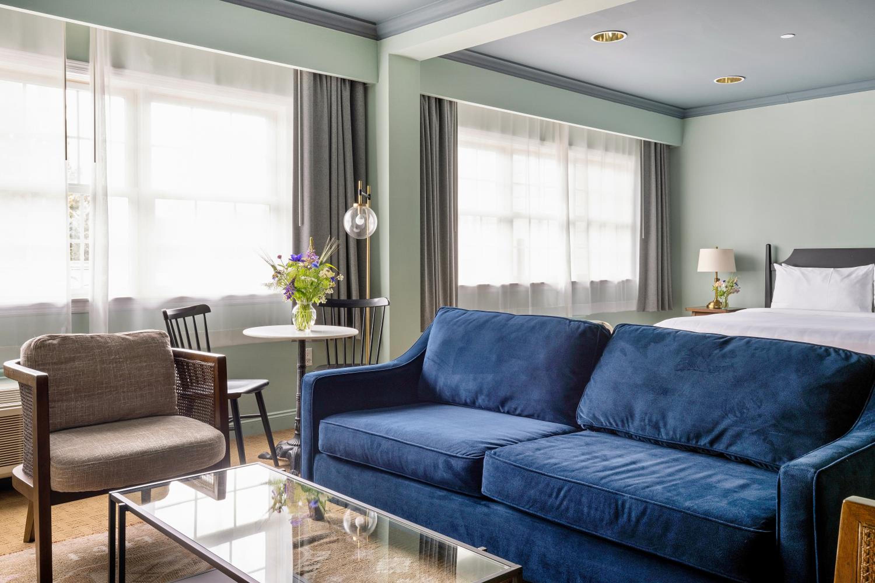 Studio King Suite - Photo 7