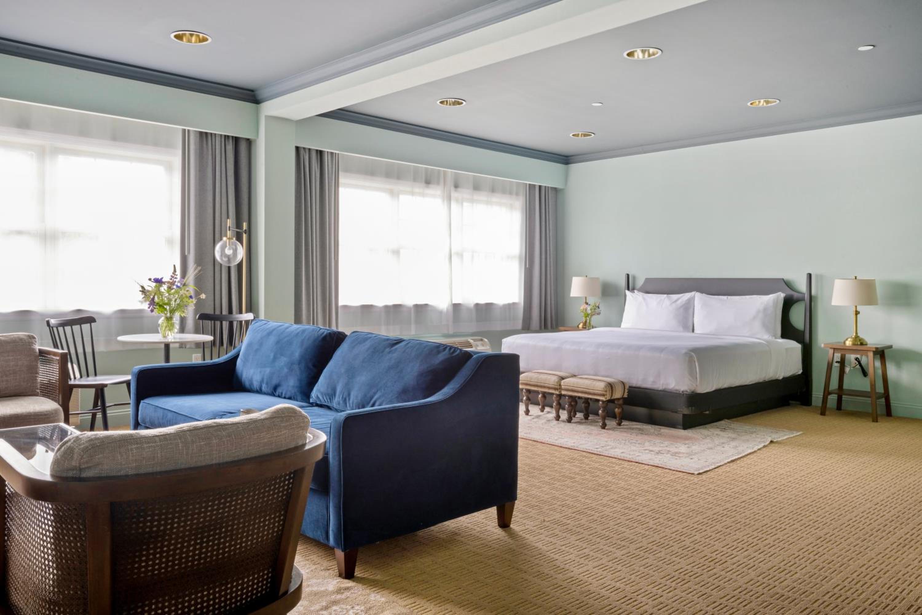 Studio King Suite - Photo 1