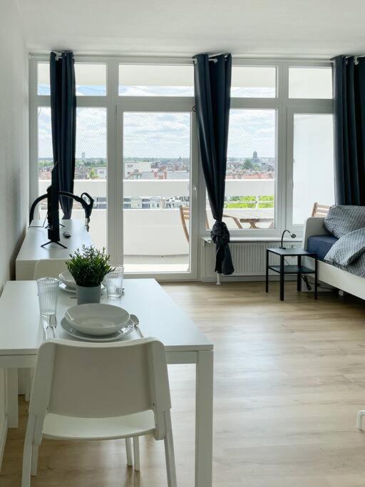 One-Bedroom Apartment photo 3