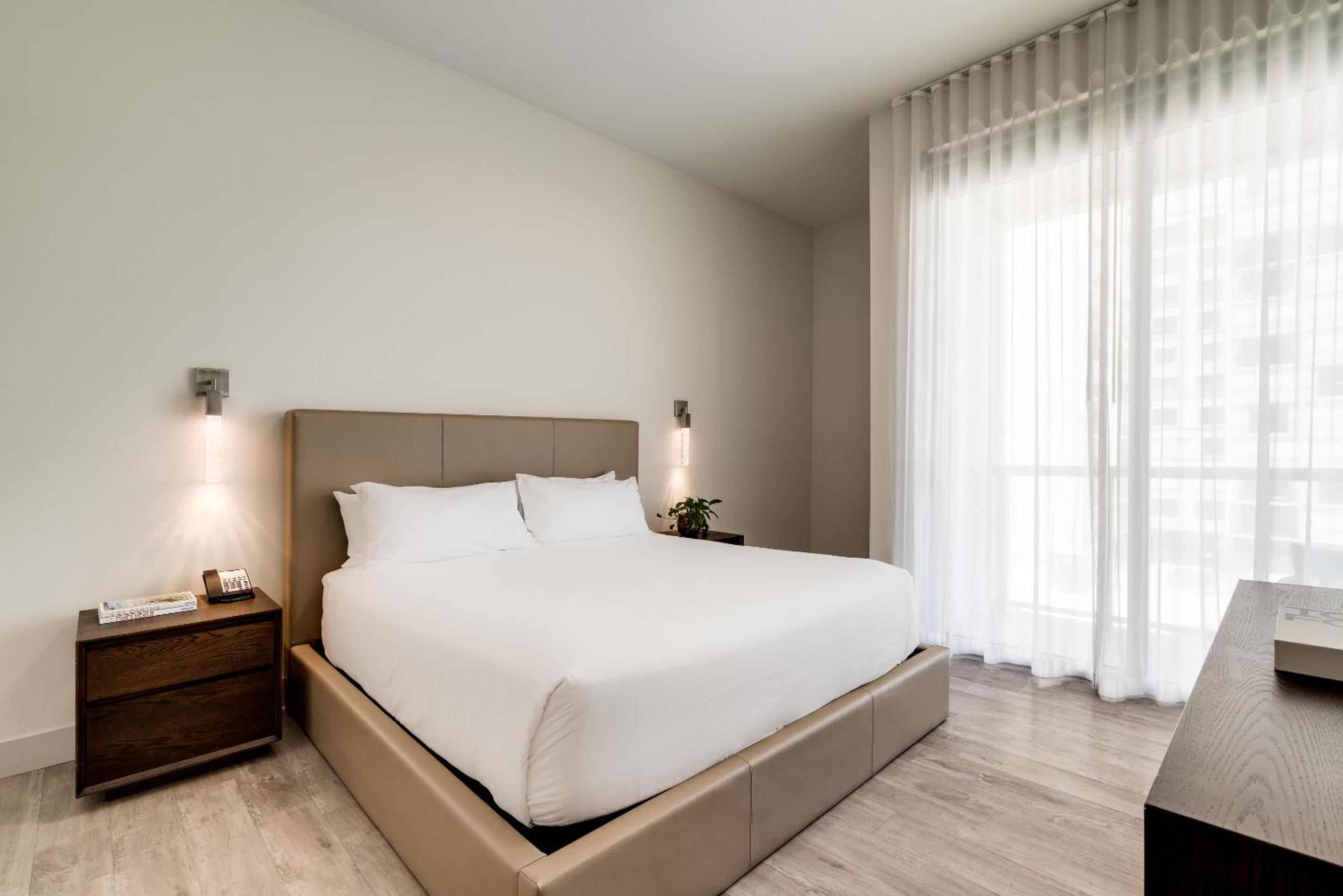 One Bedroom Suite King with Balcony and Water View