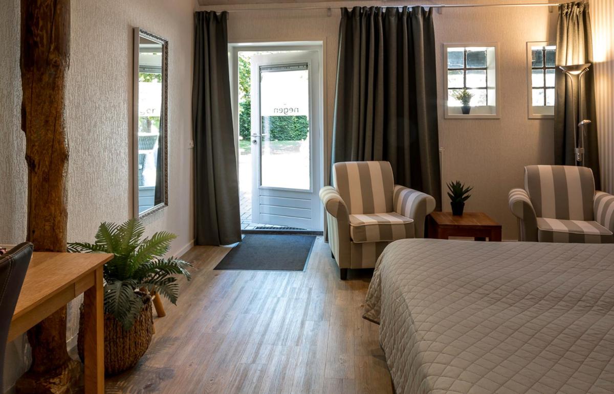 Deluxe Twin Room photo 2