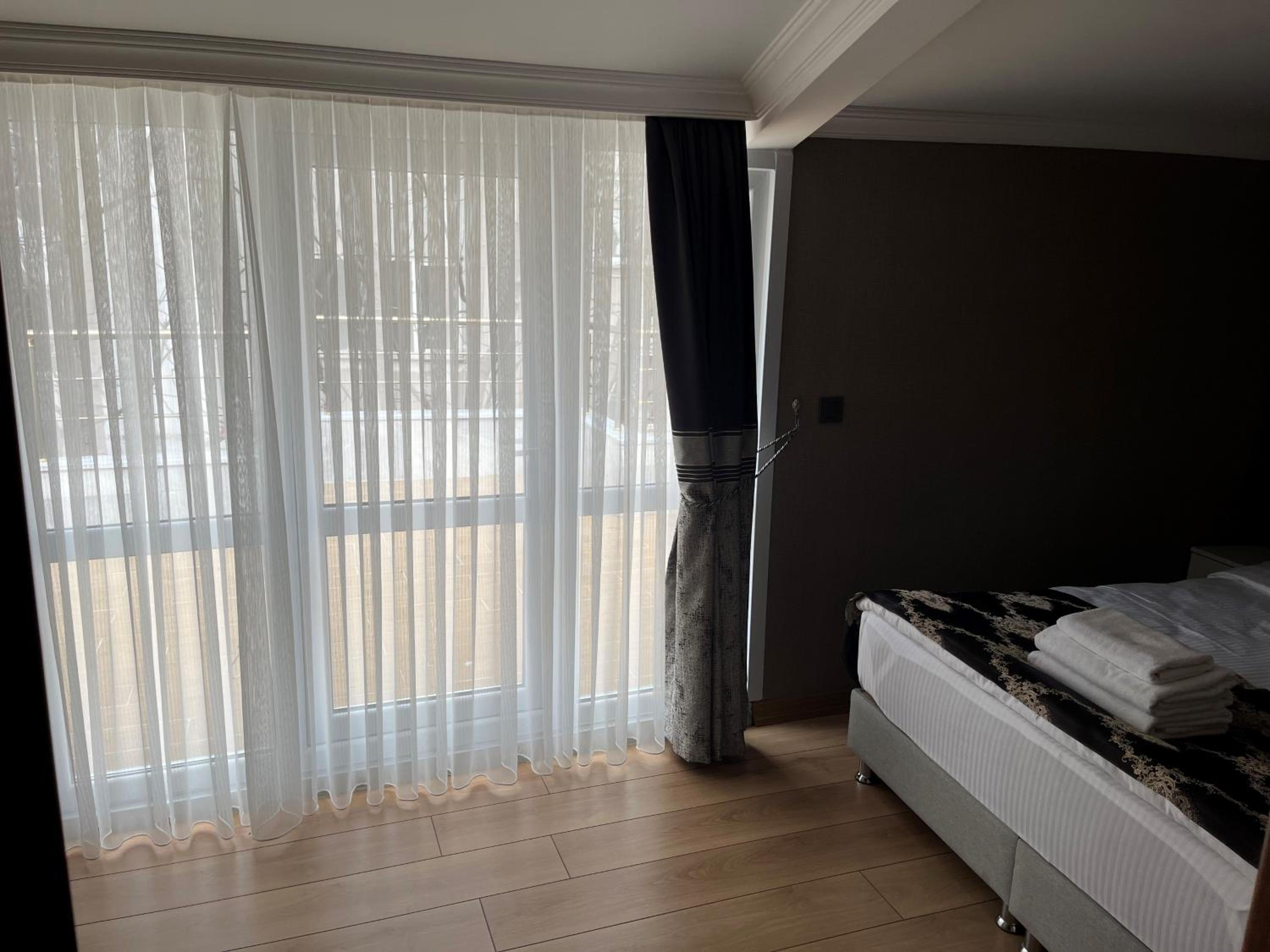 Family Room with Terrace photo 2