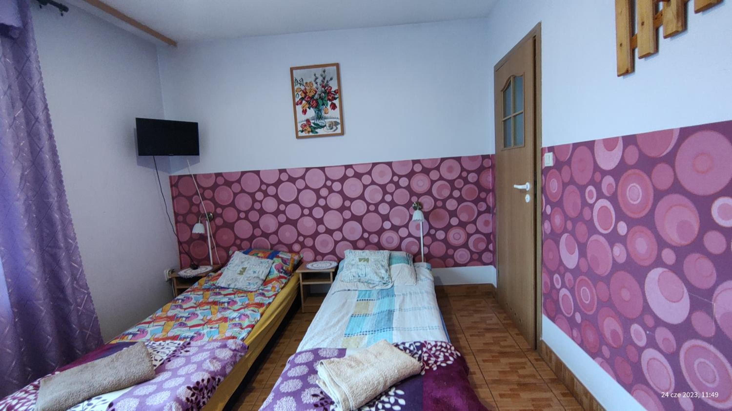 Twin Room with Private Bathroom photo 3