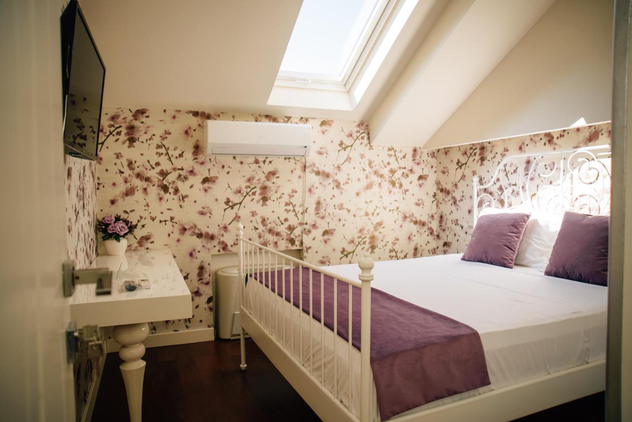 Double Room with Private External Bathroom