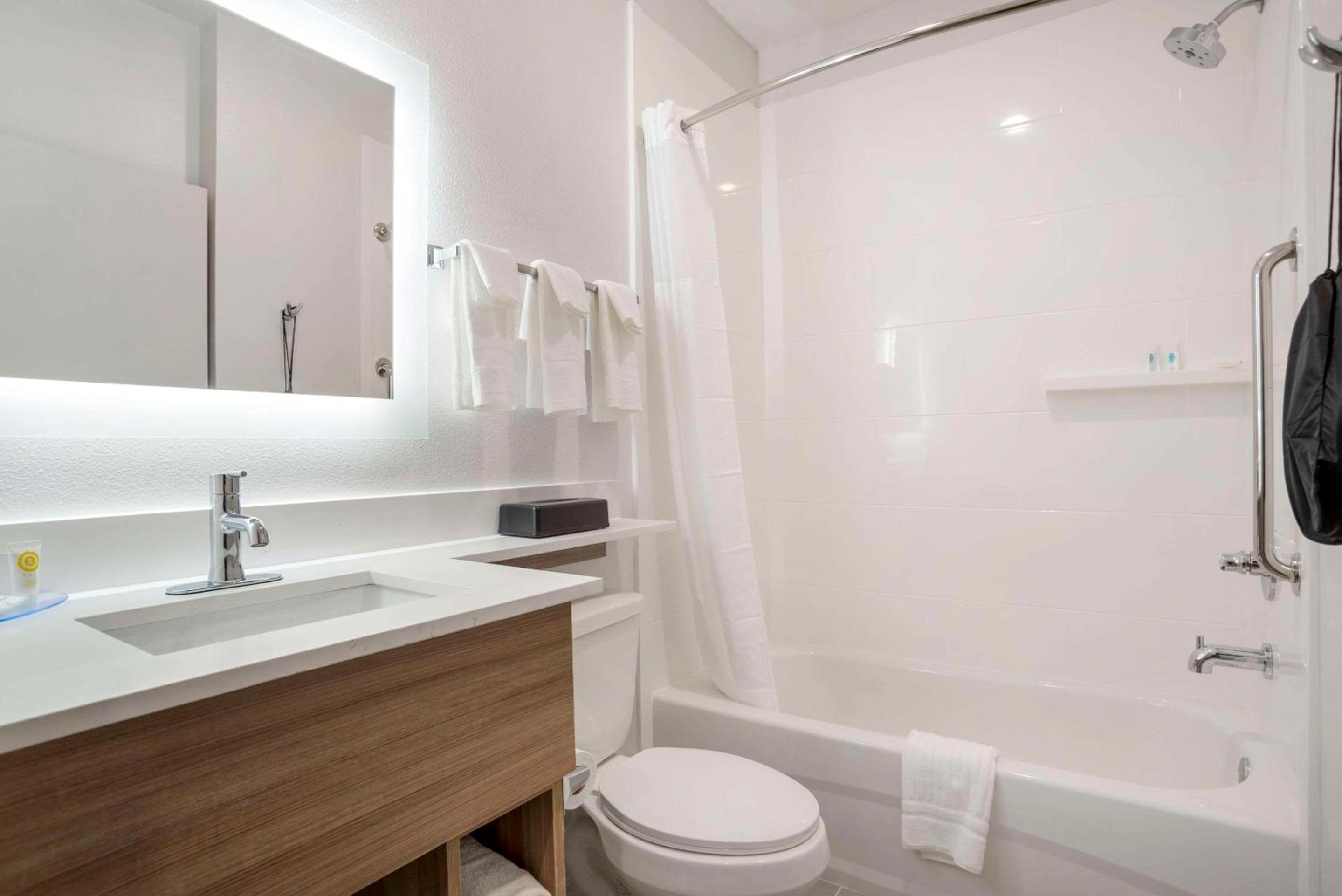 One Room Suite - Non Smoking - Photo 2