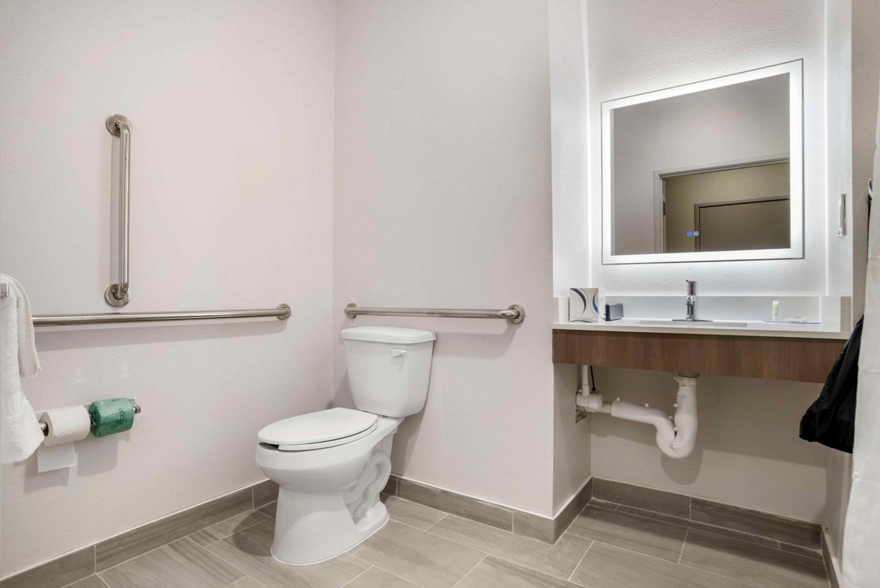 King Room - Disability Access/Non Smoking  - Photo 6