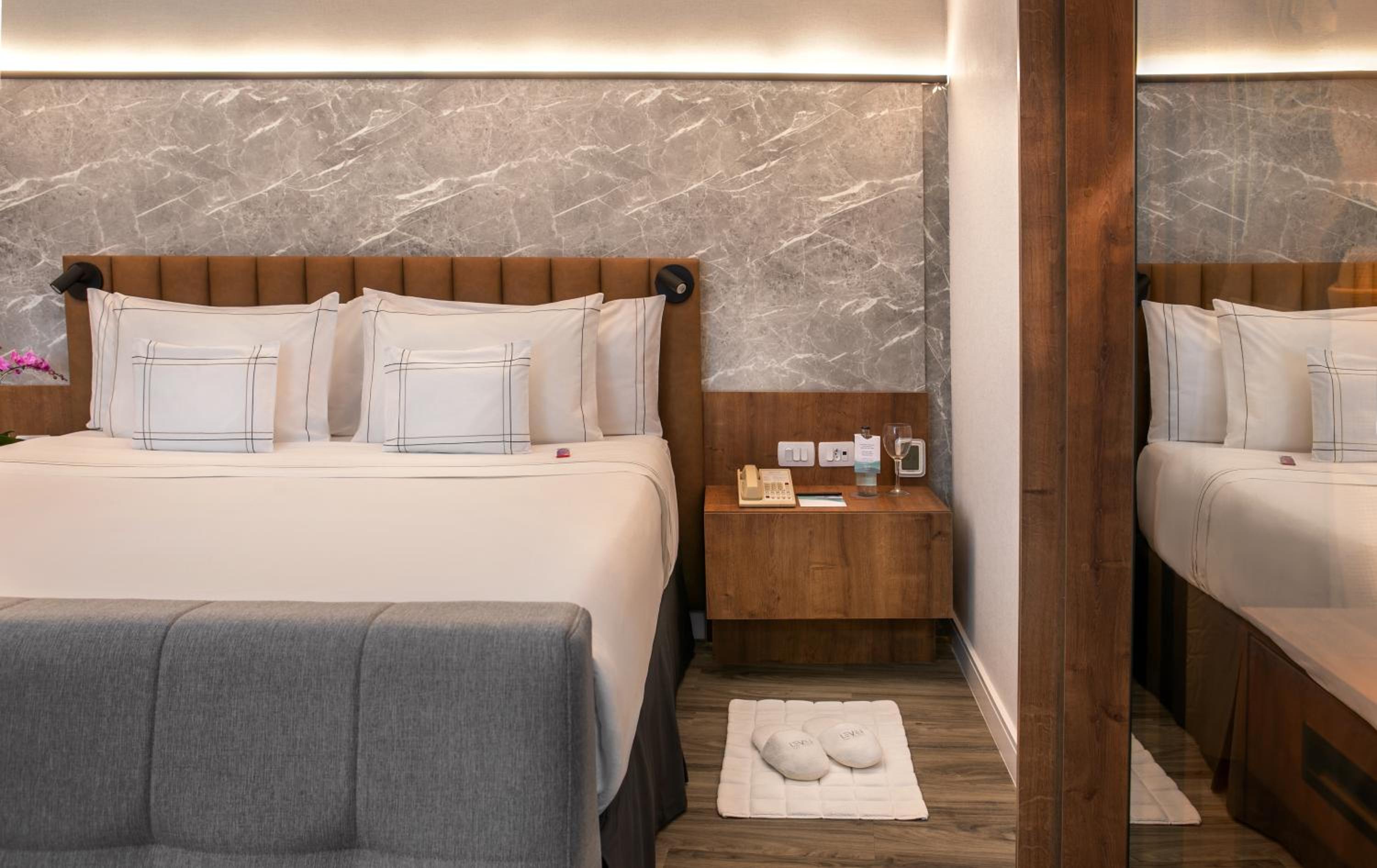 Grand Premium The Level with Balcony