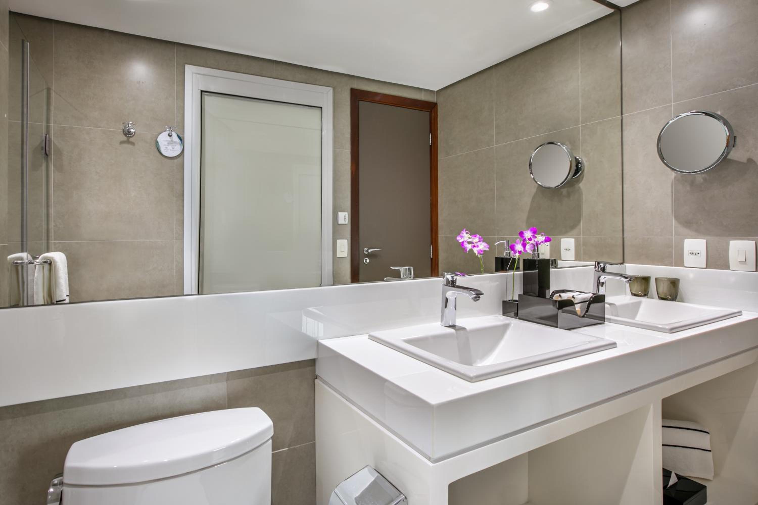 The Level Junior Executive Suite thumbnail 6