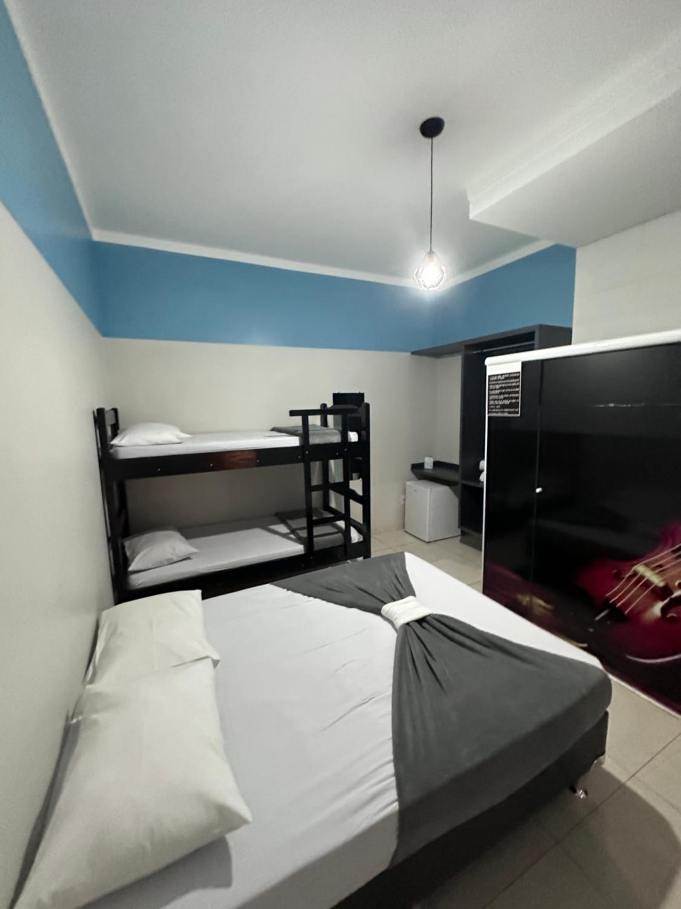 Suite - Photo 1