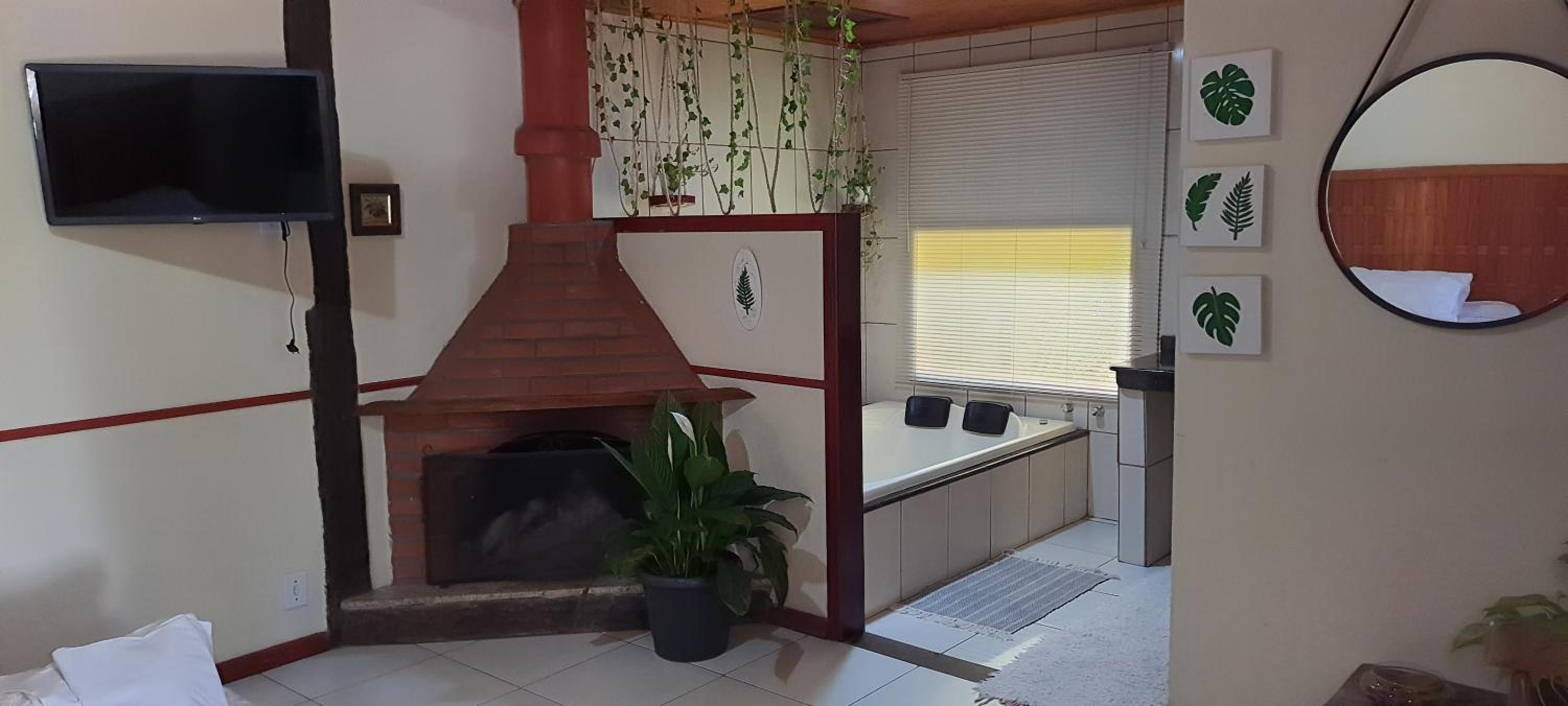 Deluxe Double Room with Bath - Photo 3