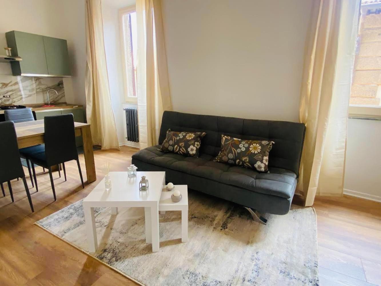 One-Bedroom Apartment photo 3