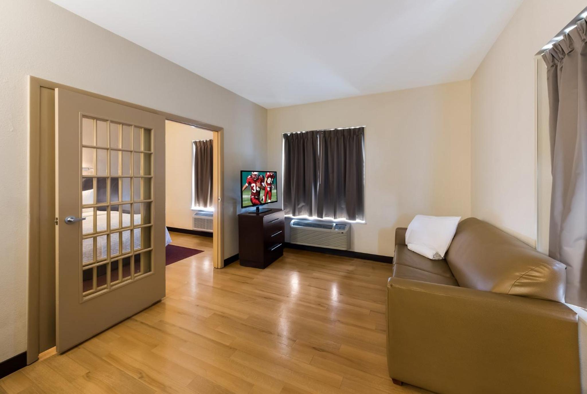 Suite King Room Smoke Free - Photo 4