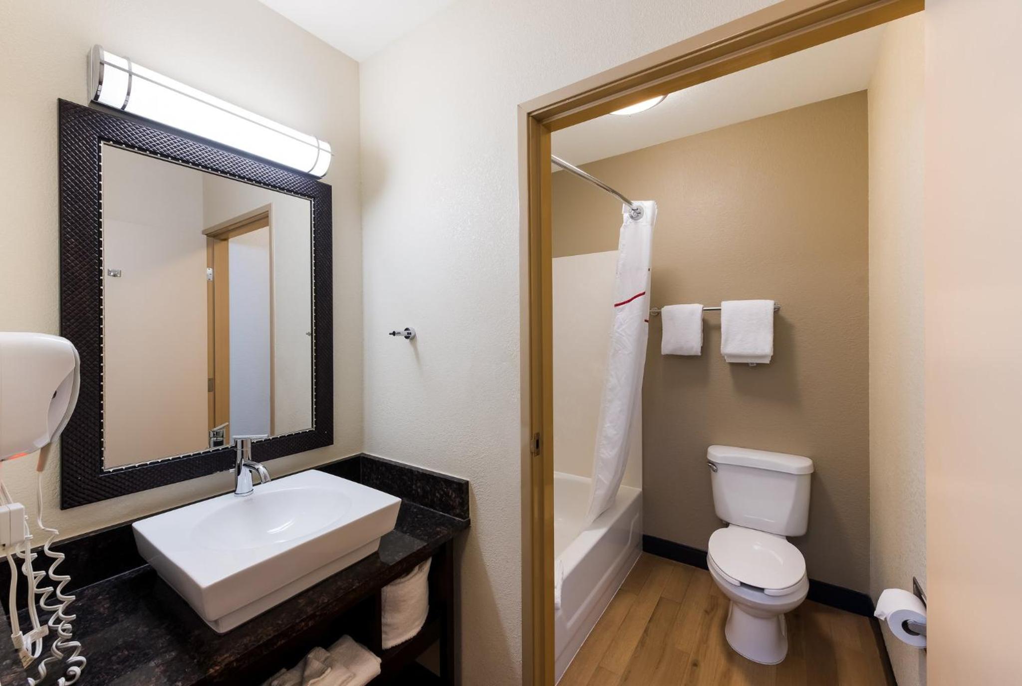 Suite King Room Smoke Free - Photo 6