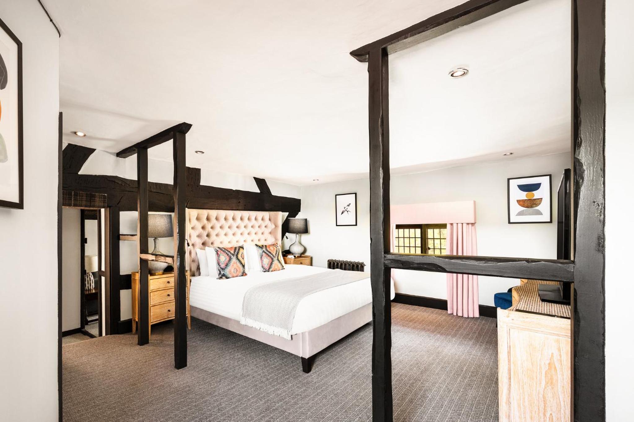 One-Bedroom King Suite
