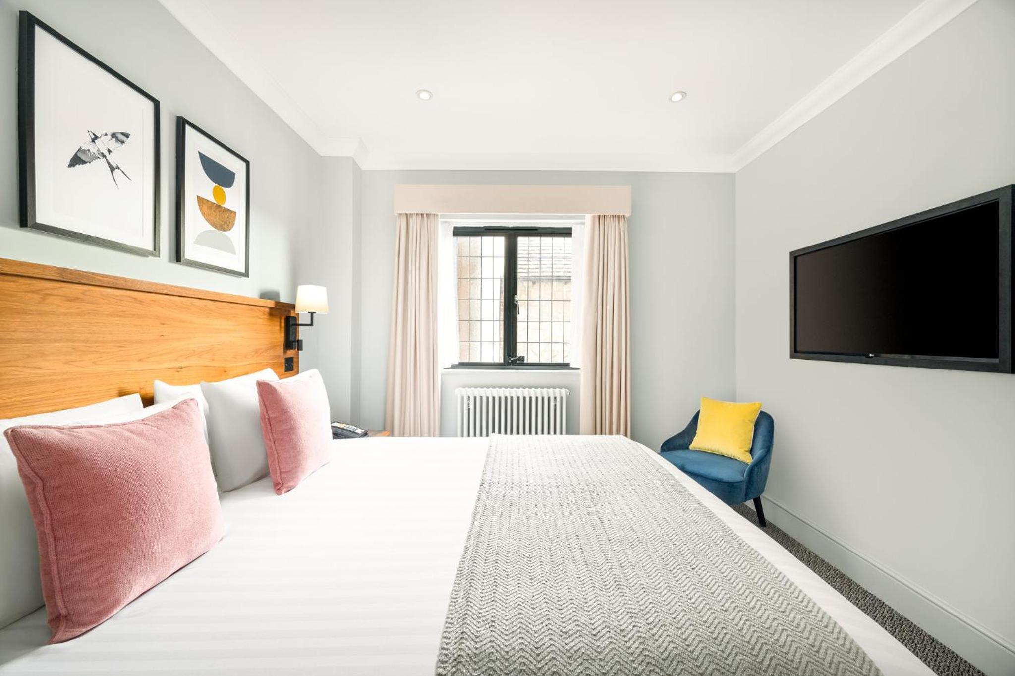 Standard Queen Room - Photo 7