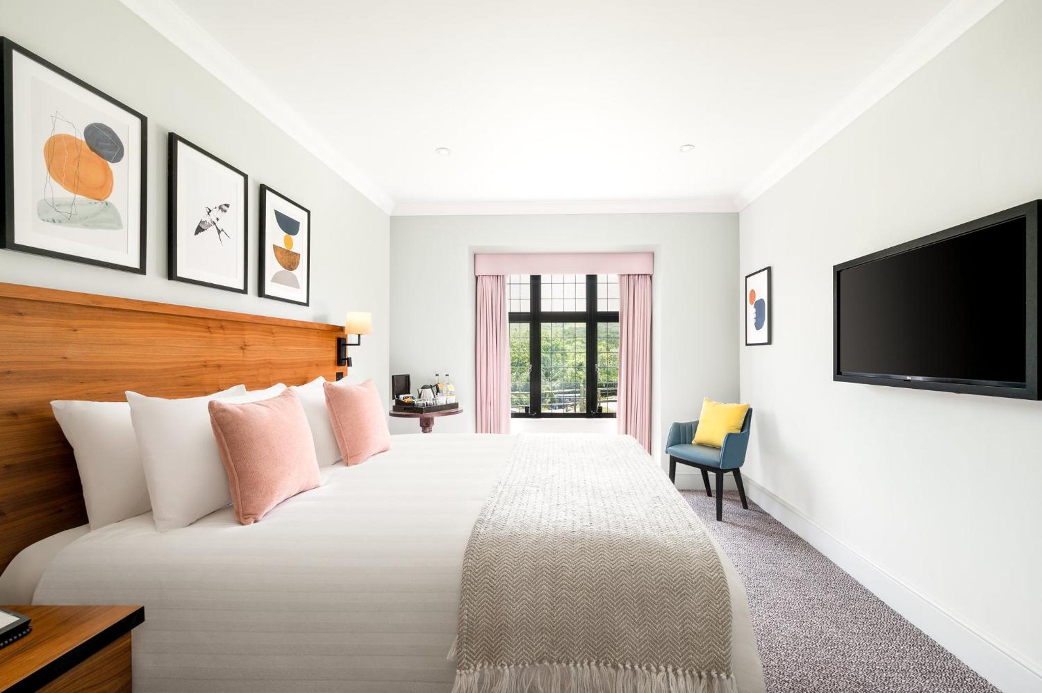 Premium Queen Room - Accessible - Photo 8