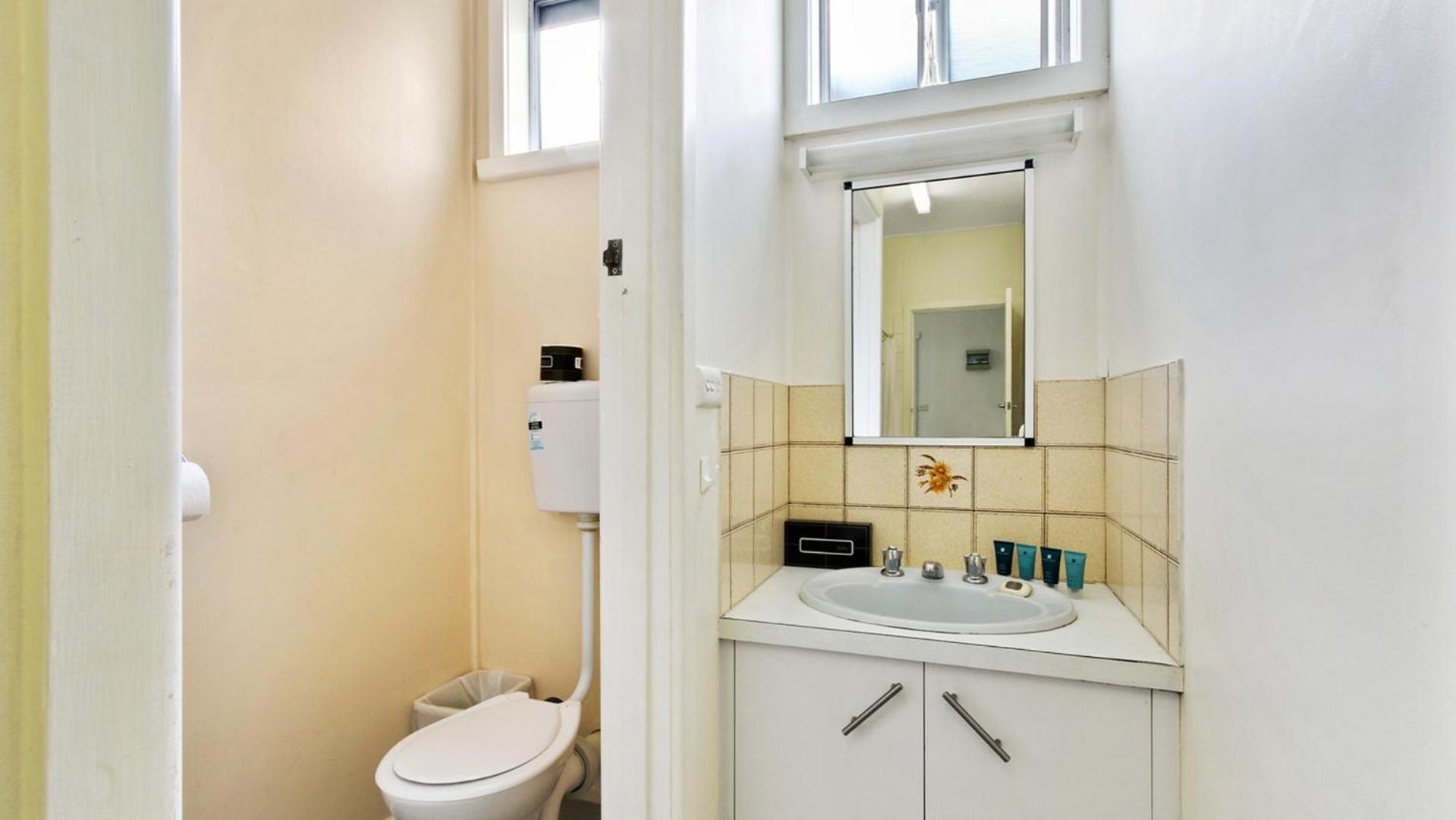 1 Bedroom Unit - 2 Share photo 2
