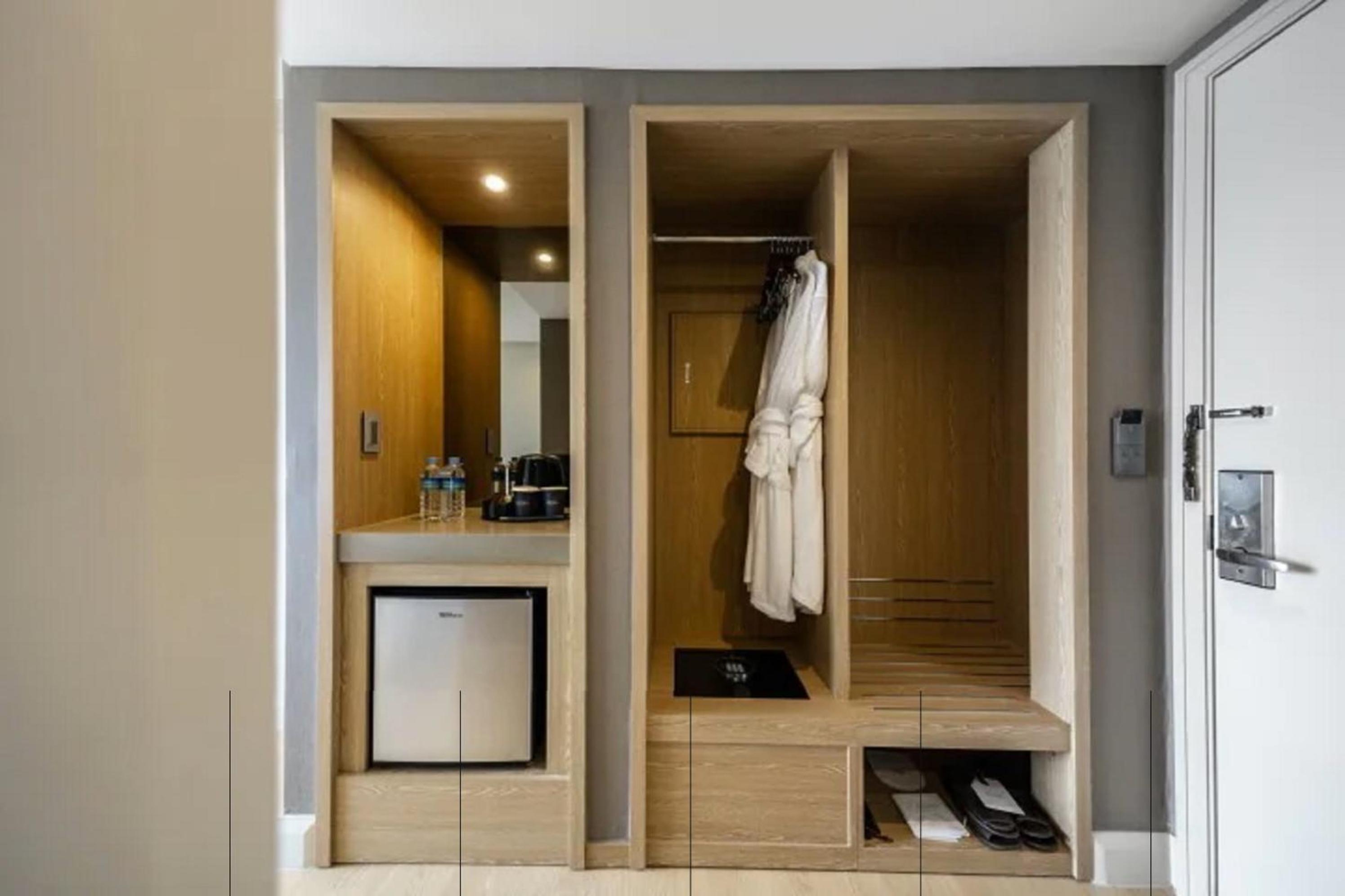 Deluxe Twin Room Semi-Hanok view