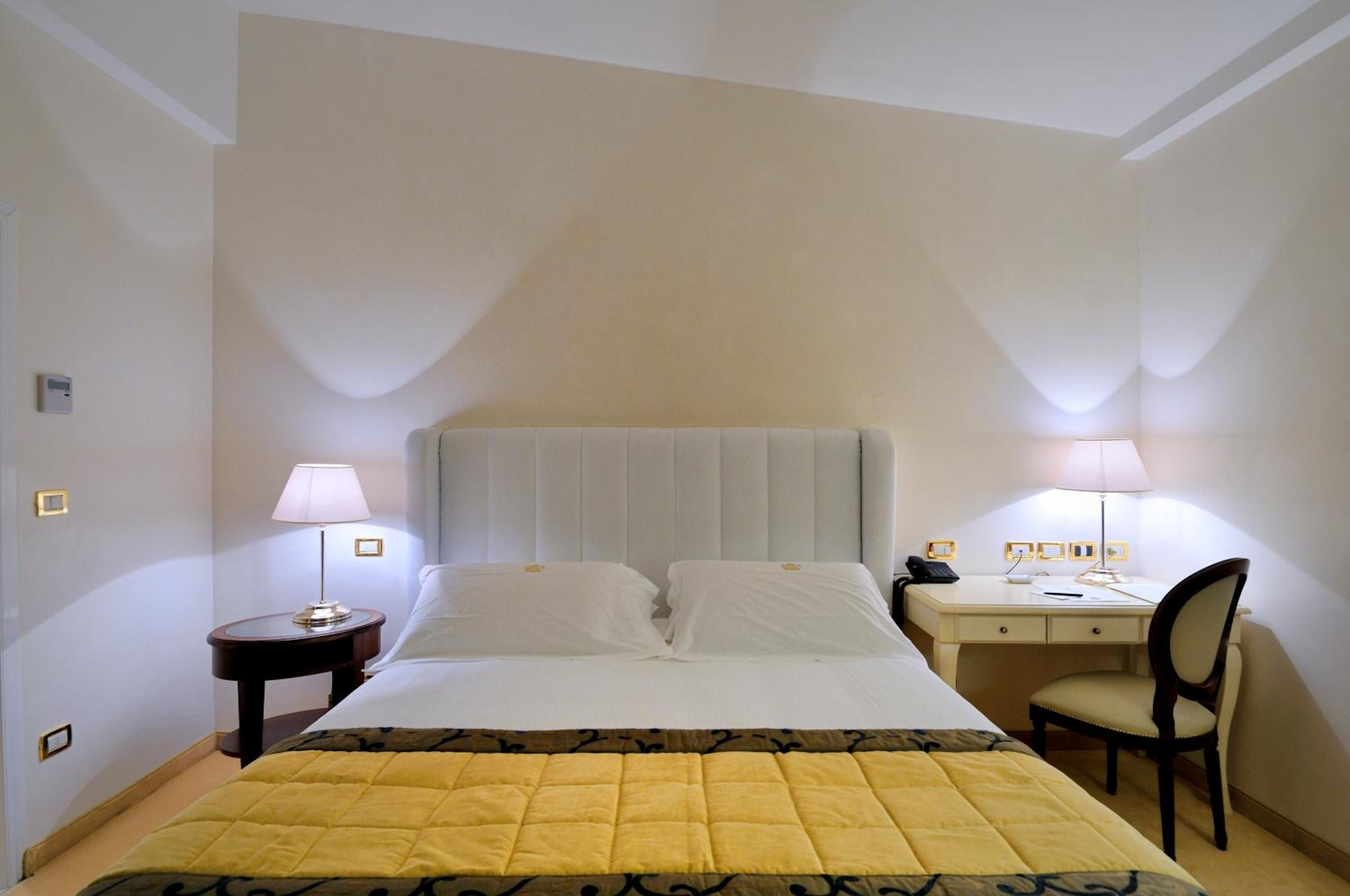 Perignon Suite with Sea View with Spa access - Photo 12